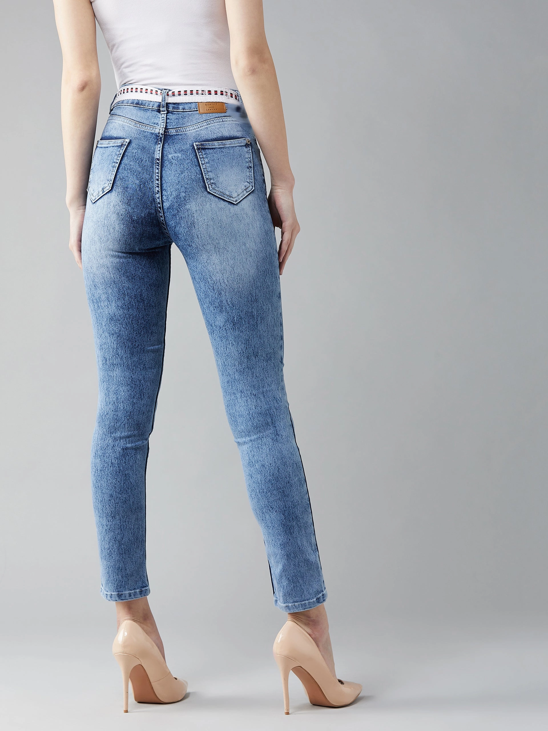 Neutral Smooth Body Friendly Women's Light Blue Slim-Fit High-Rise Light Wash Twill Tape Detailing Stretchable Denim Jeans