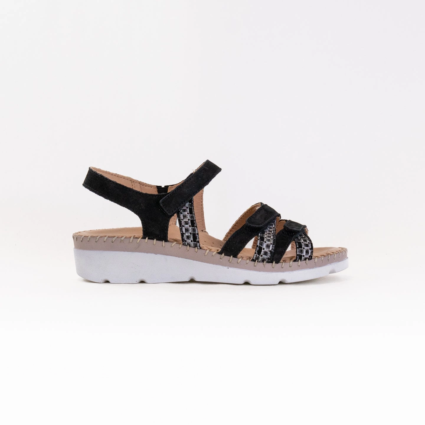 Laidback Look La Plume Fiesta (Women's) - Black