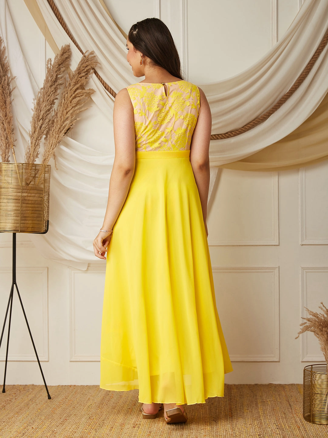 Light Yellow Boat-Neck Sleeveless Solid Lace Overlaid Polyester Maxi Dress Chic Tailoring Daily Essential