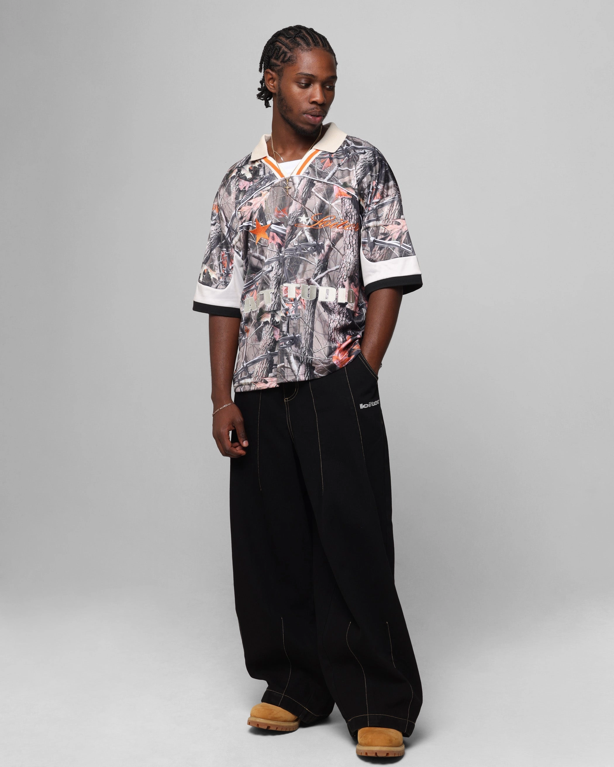 NonFadeFinish Hidden Storage Pocket Loiter Art Studio United Jersey Real Tree Camo