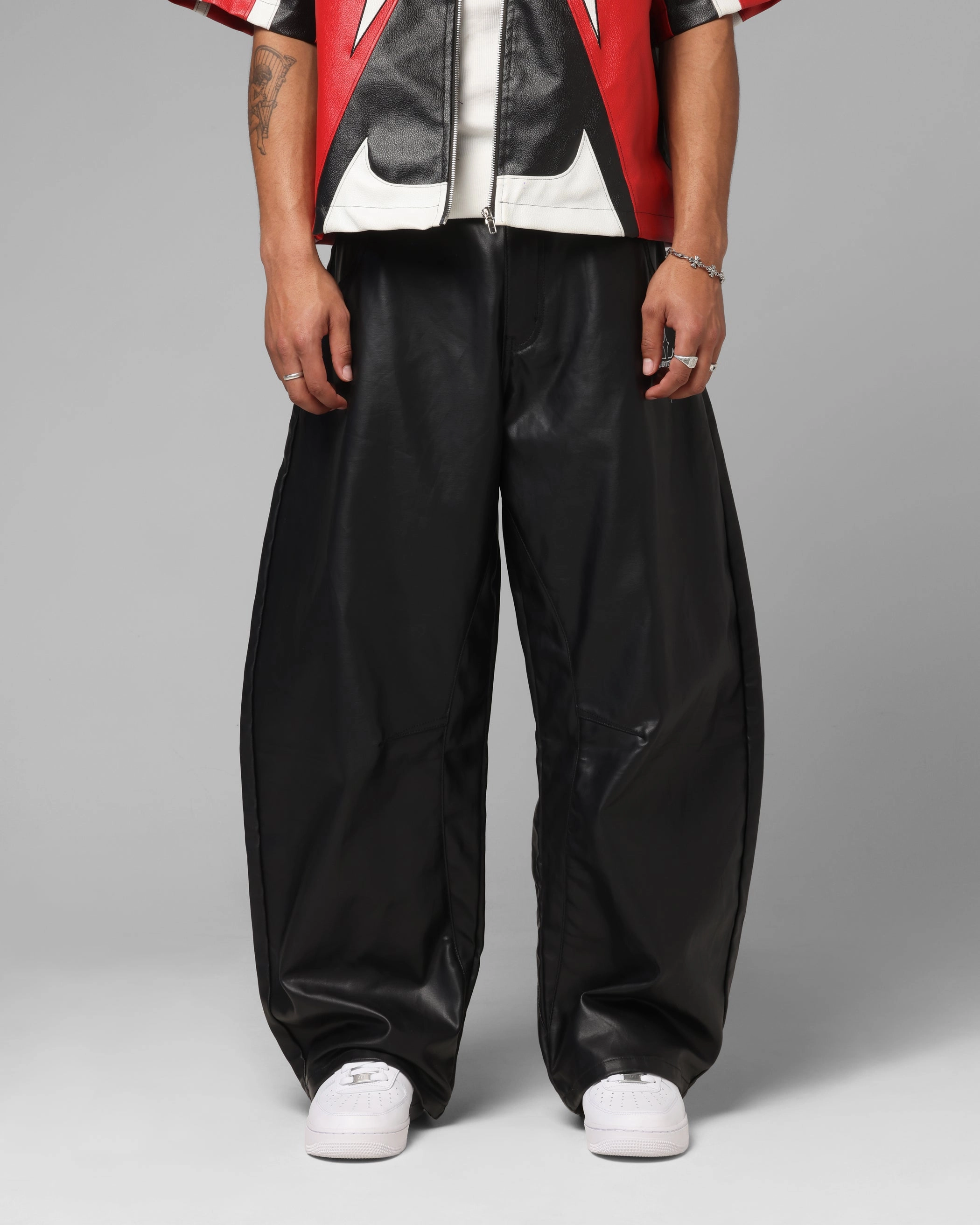 Comfortable Cut Movement Ease Loiter F-16 Balloon Jeans Black Wax