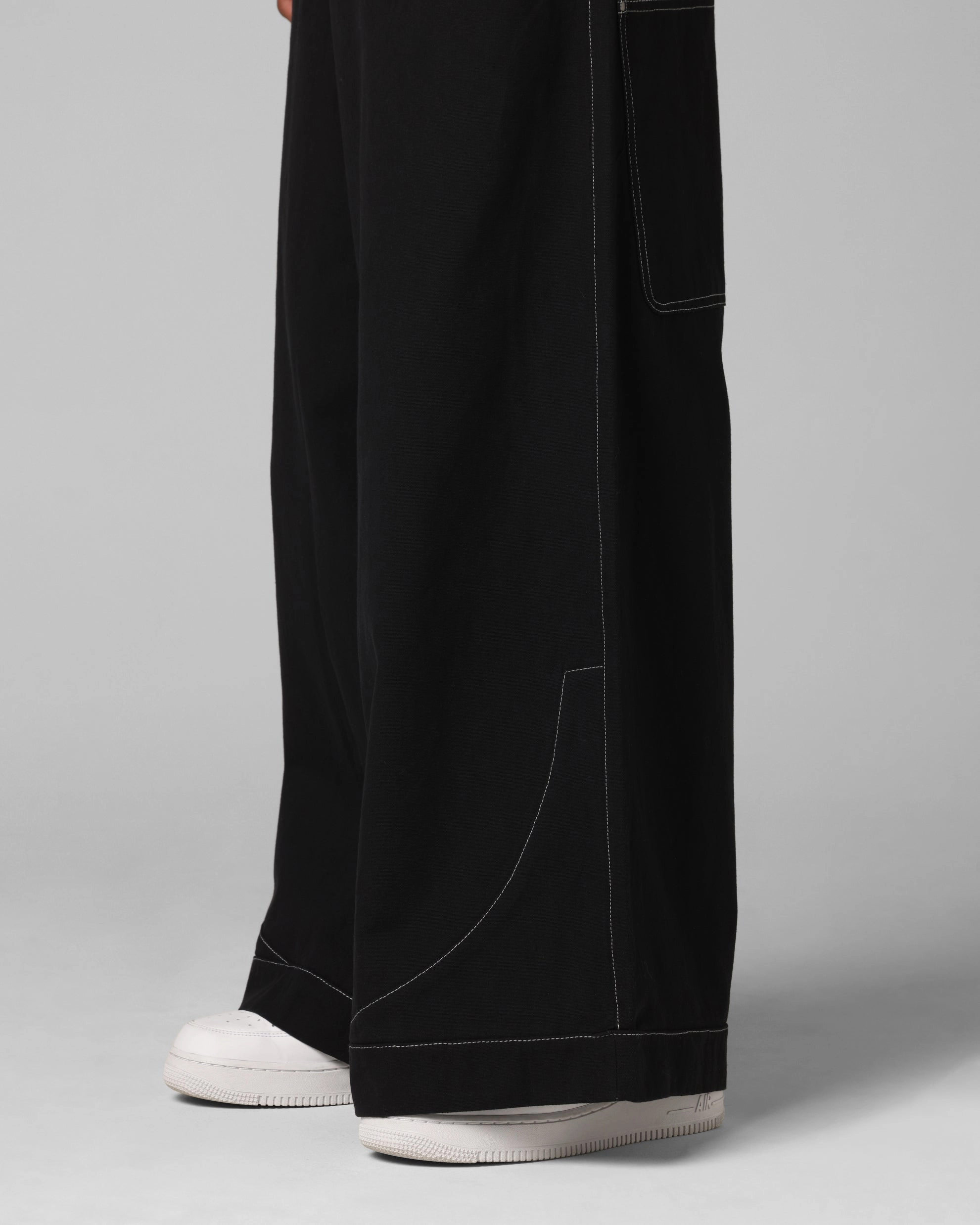 TaperedLeg HighDensityWeave Loiter F-22 Raver Jeans Black