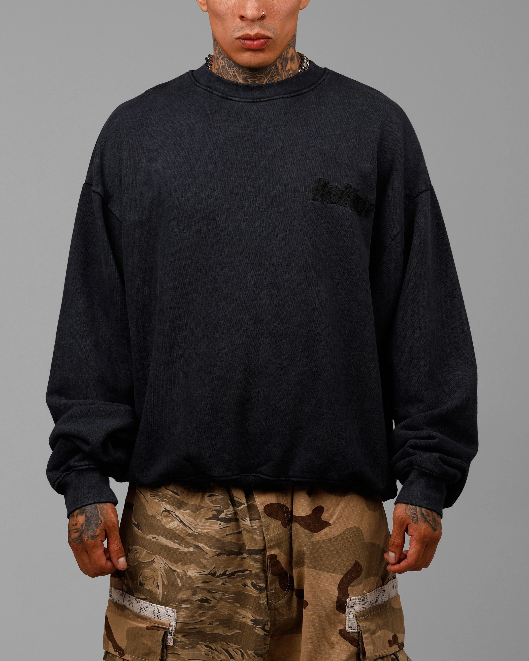 Loiter Freeway Crewneck Washed Black Adjustable Cuff