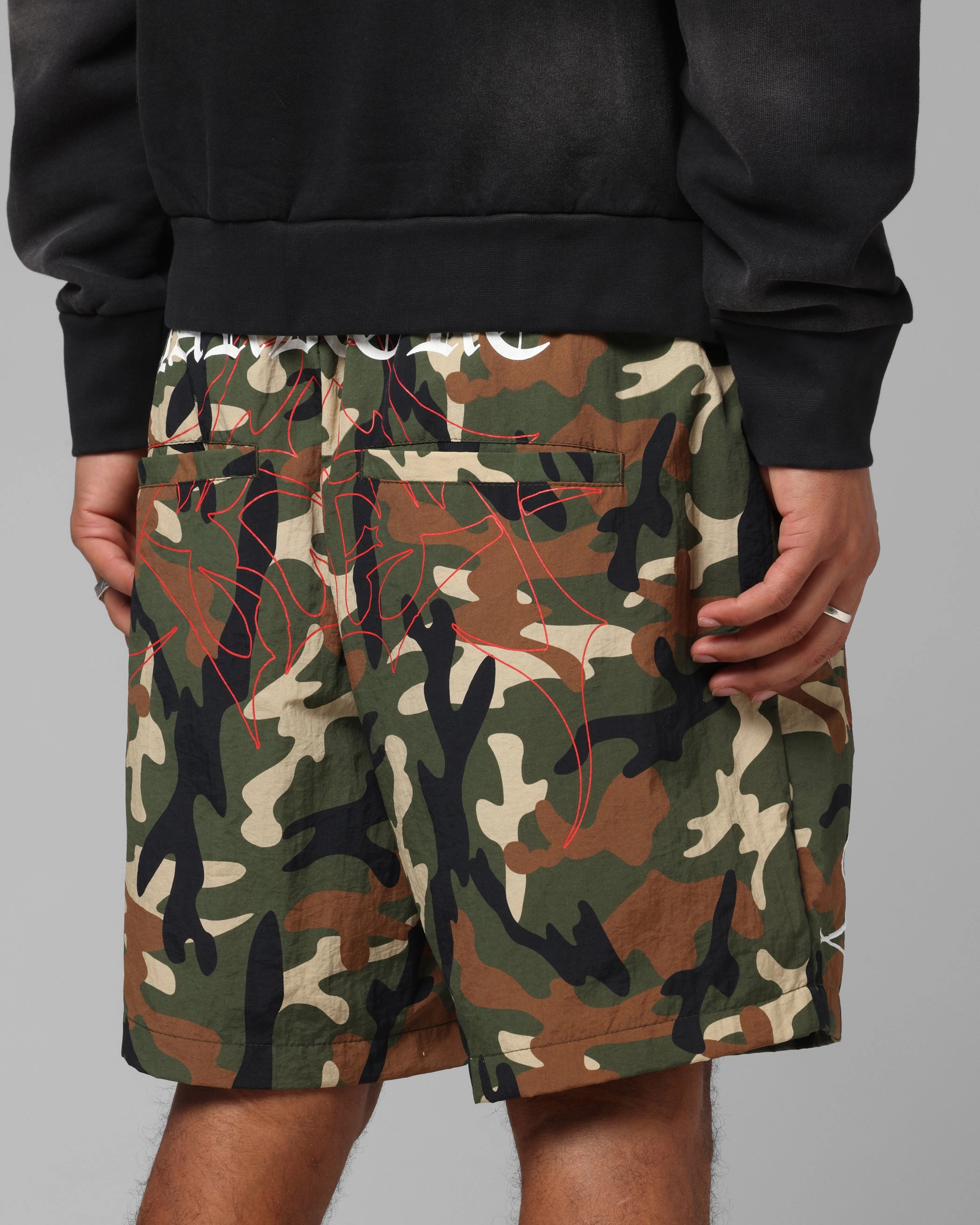 Quick Comfort Effortless Design Loiter Hardcore Walk Shorts Camo