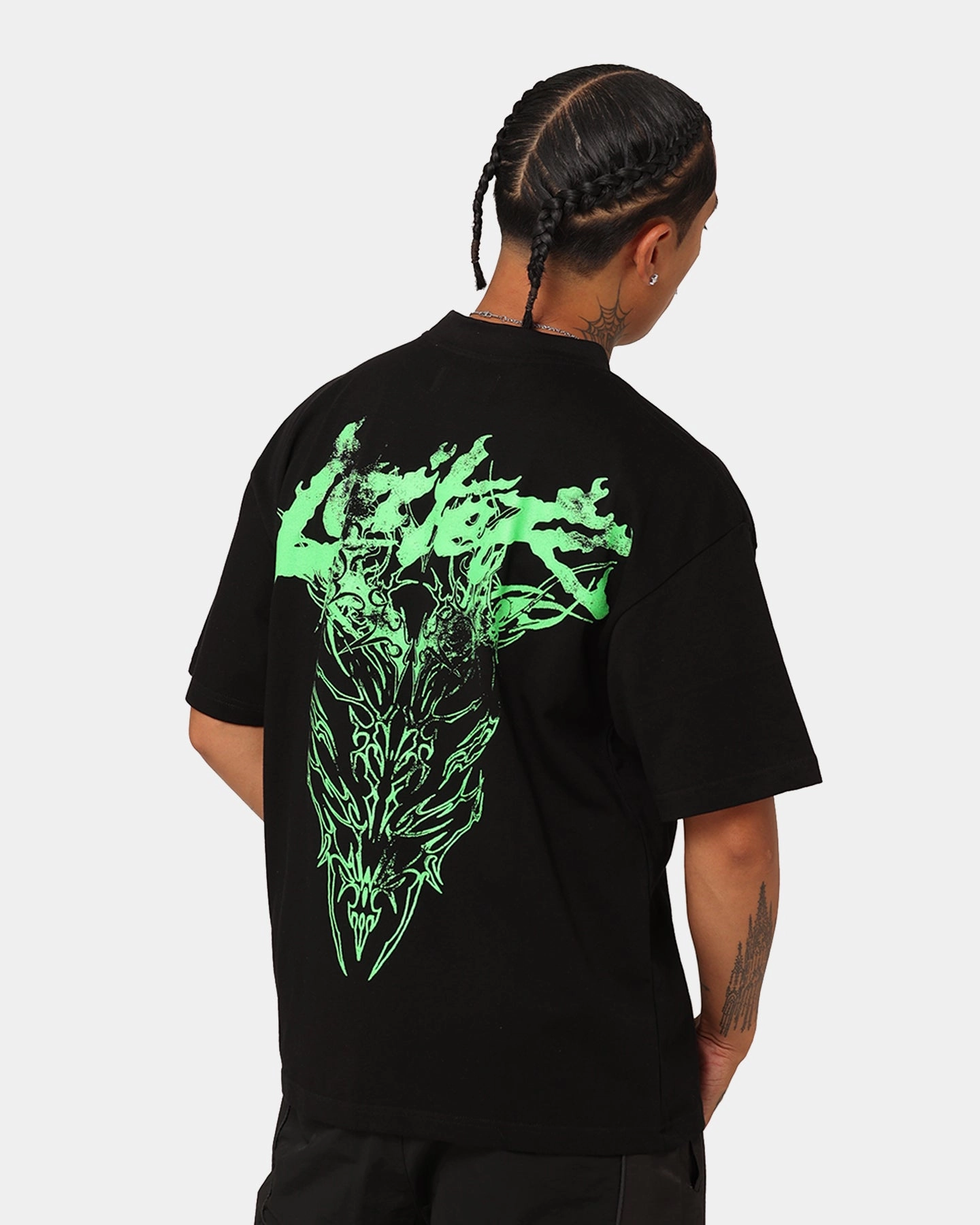 Reinforced Shoulders VersatileLayering Loiter Lotus Oversized T-Shirt Black