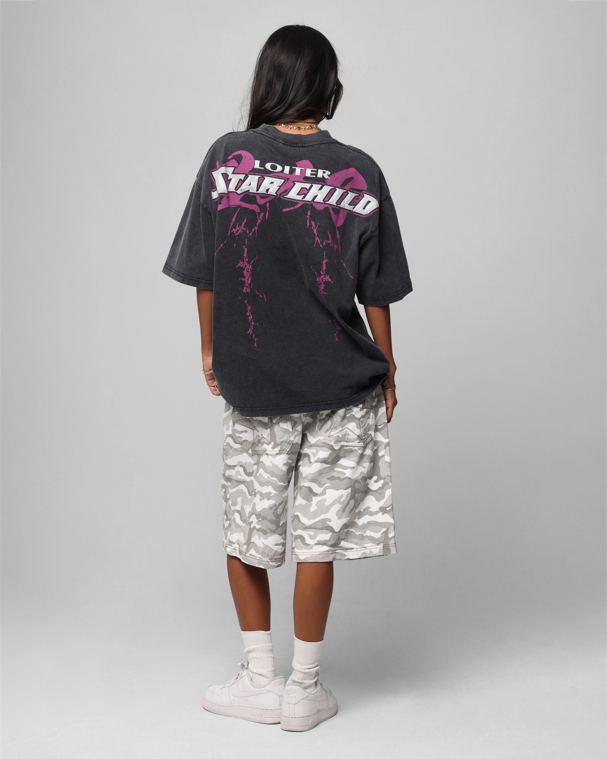 Soft Brushed Finish ThermalLining Loiter Midnight Widow Vintage T-Shirt Washed Black