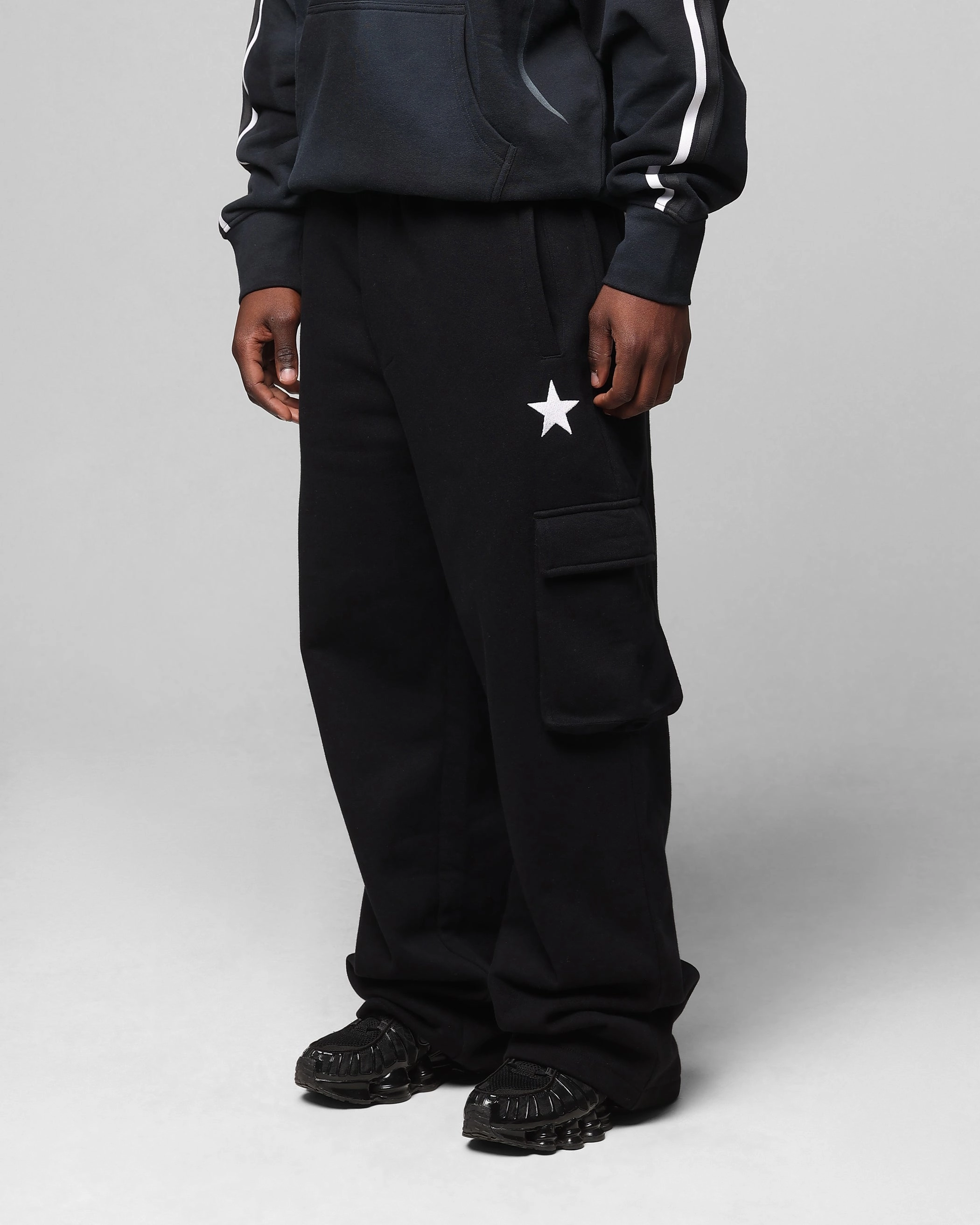 Loiter Premium Essentials Sweatpants Black/White Sleek Design