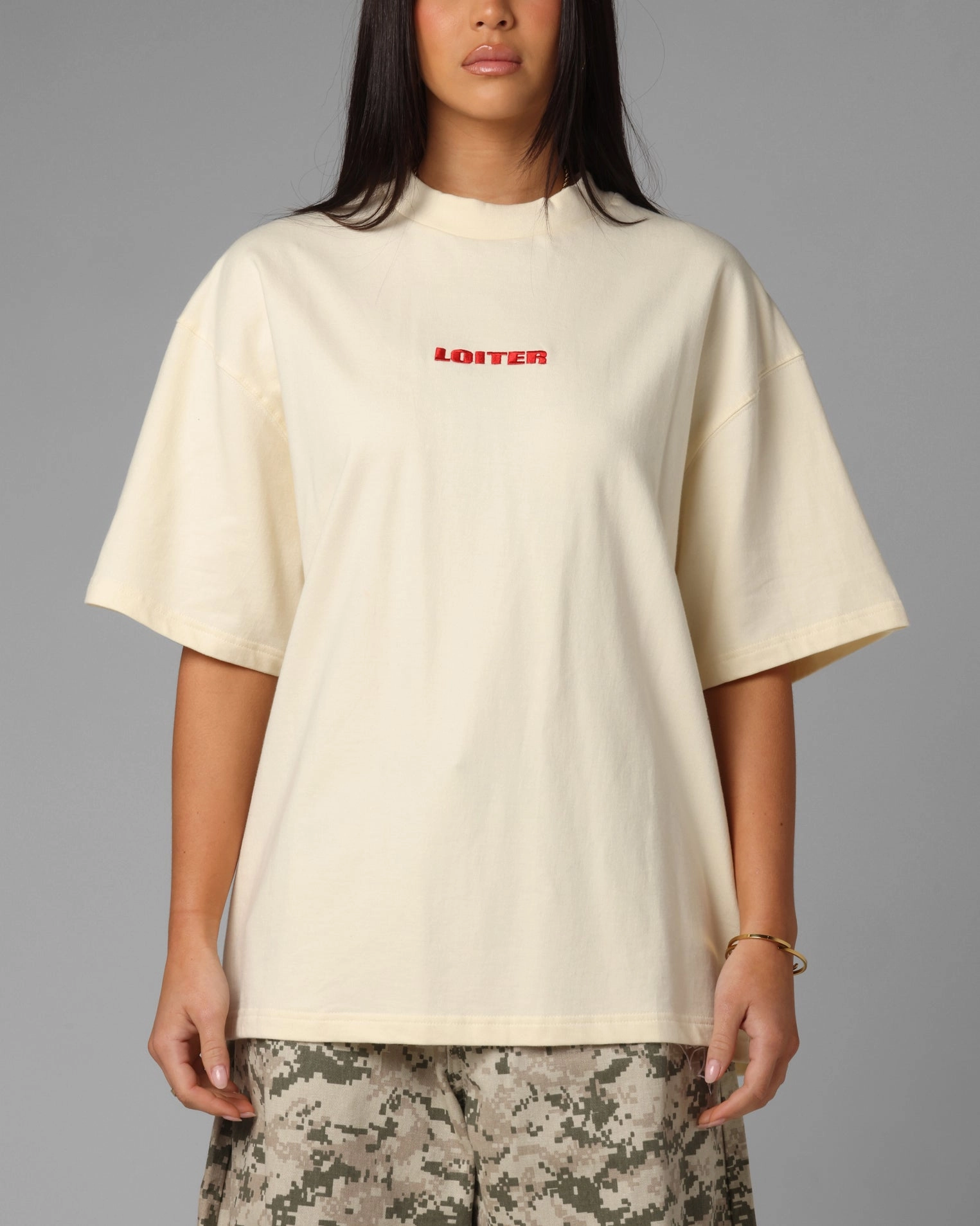 Loiter Script Boxy T-Shirt Off White Elegant Look