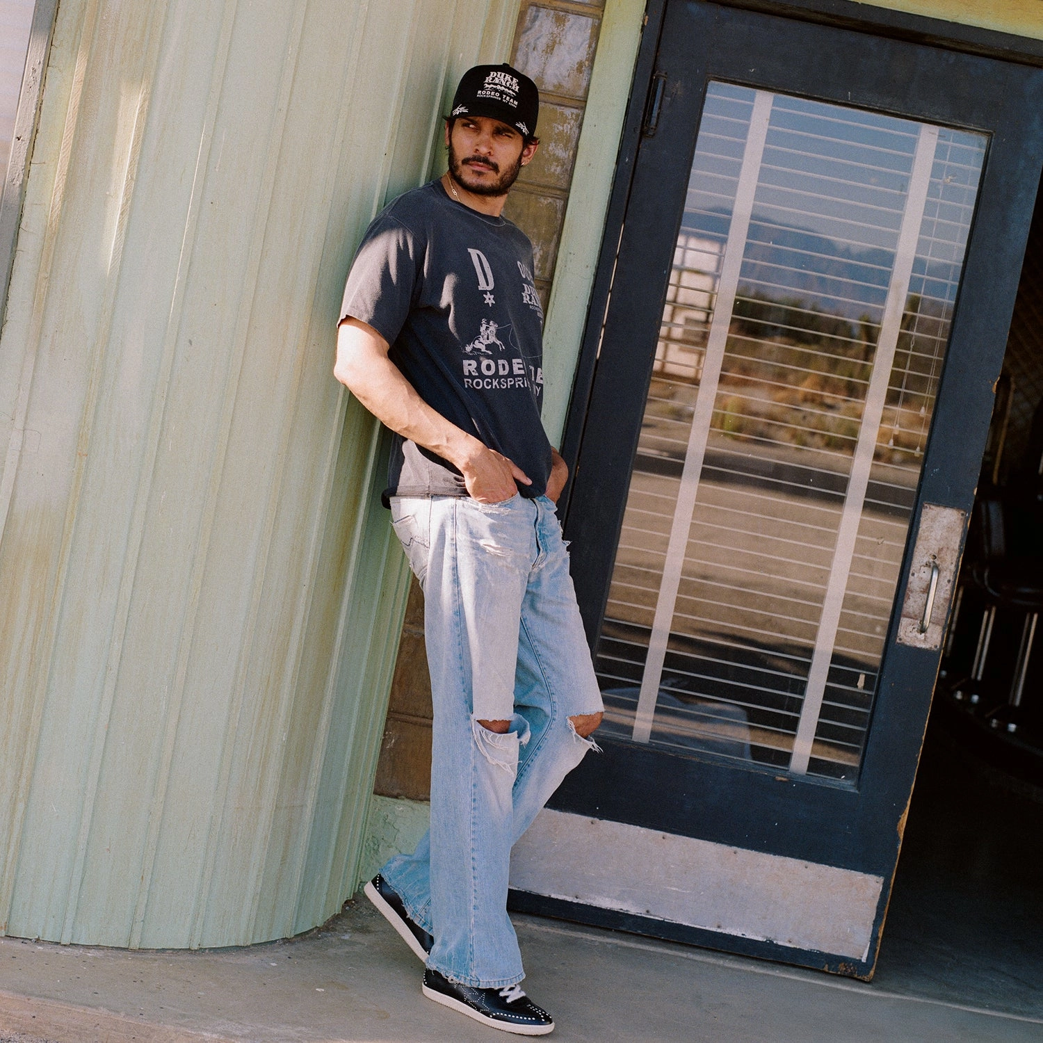 No-Shrink Fabric Fashionable Ease Duke Rodeo Team Vintage Black T-Shirt