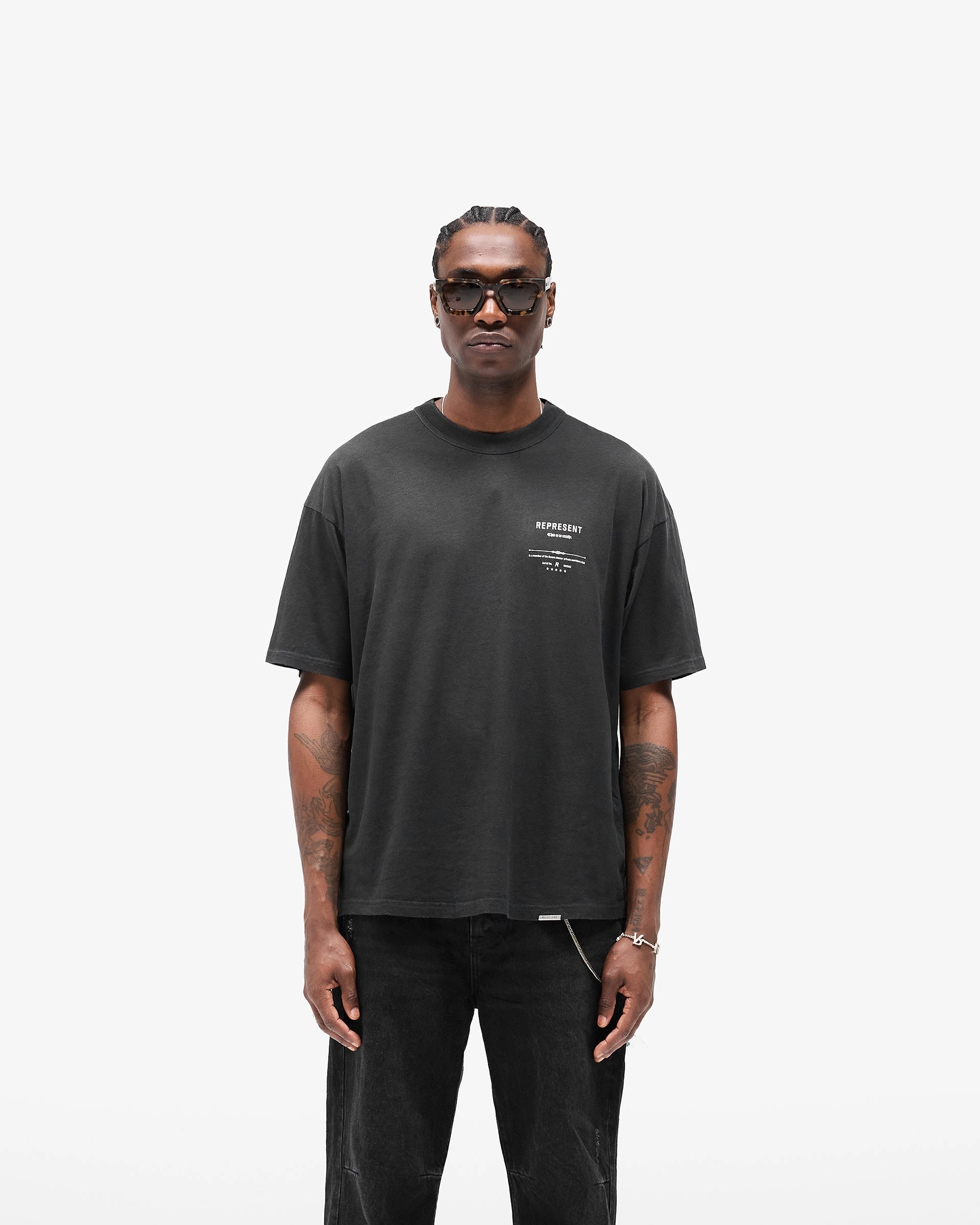 Revere Manor T-Shirt - Stained Black Versatile Fit
