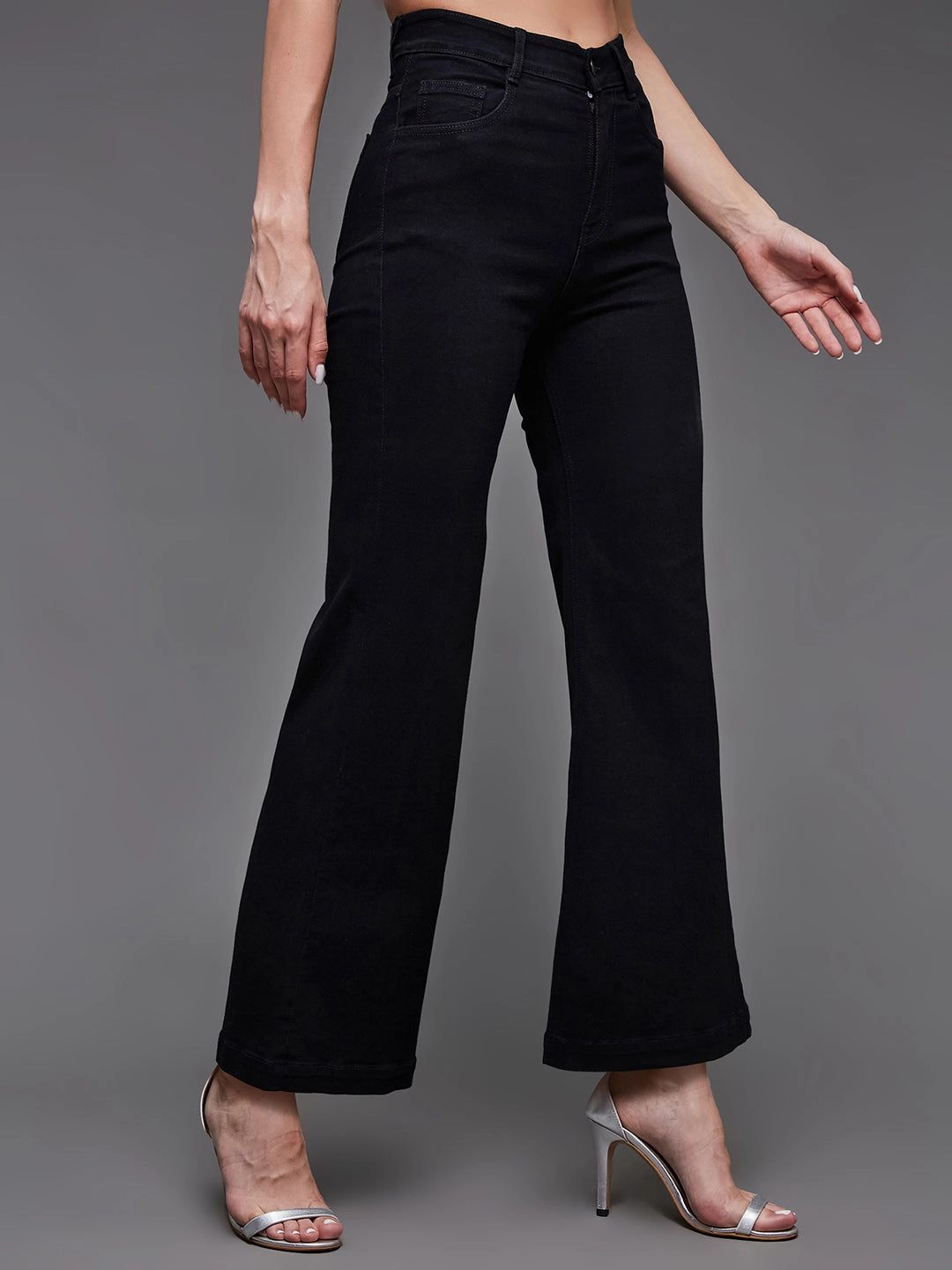 Weekend Warrior Earthy CHASEstretch? Black Wide-Leg High-Rise Stretchable Denim Jeans