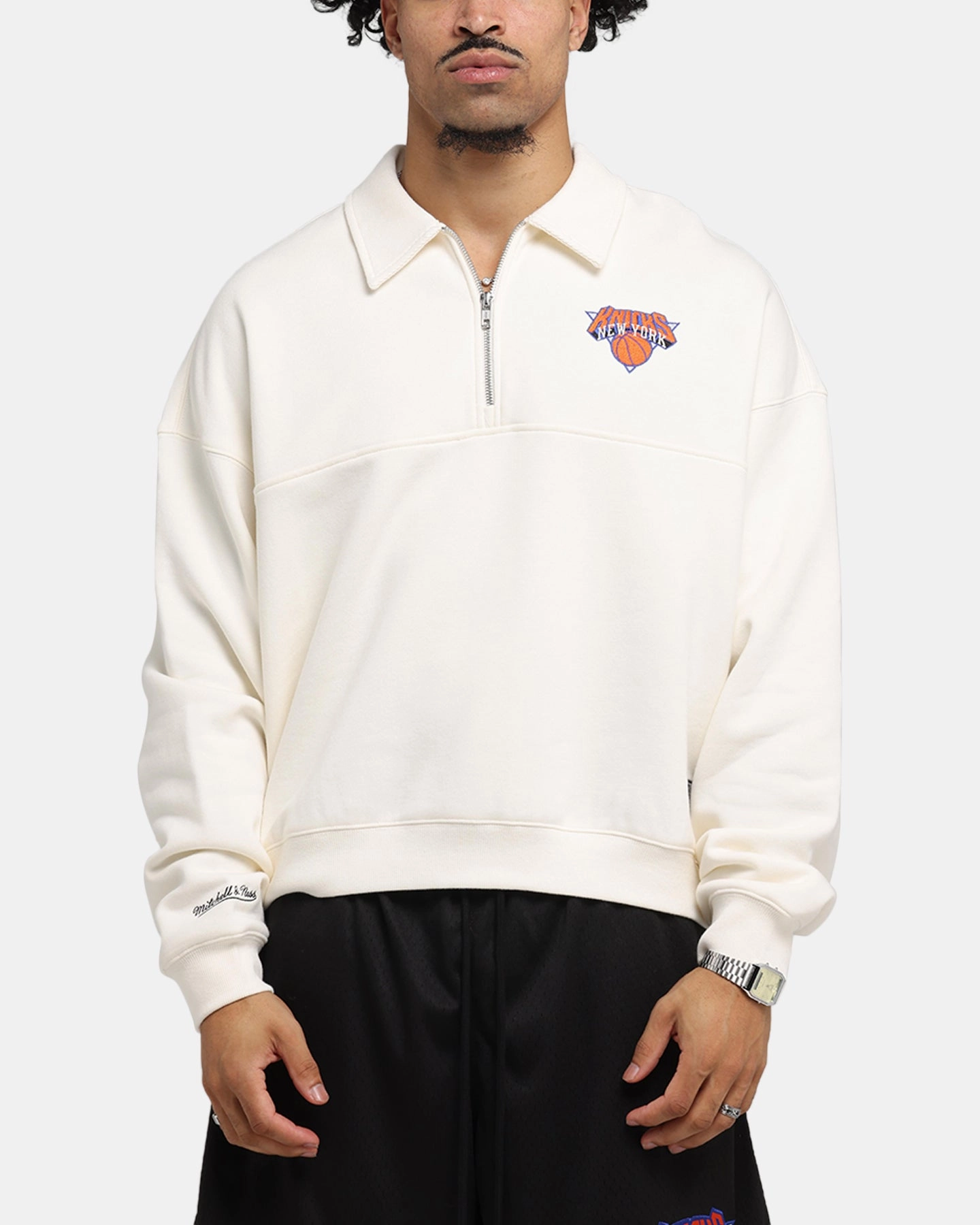 RibbedNeckline Reverseble Design Mitchell & Ness New York Knicks Boxy Quarter Zip Crewneck Egret