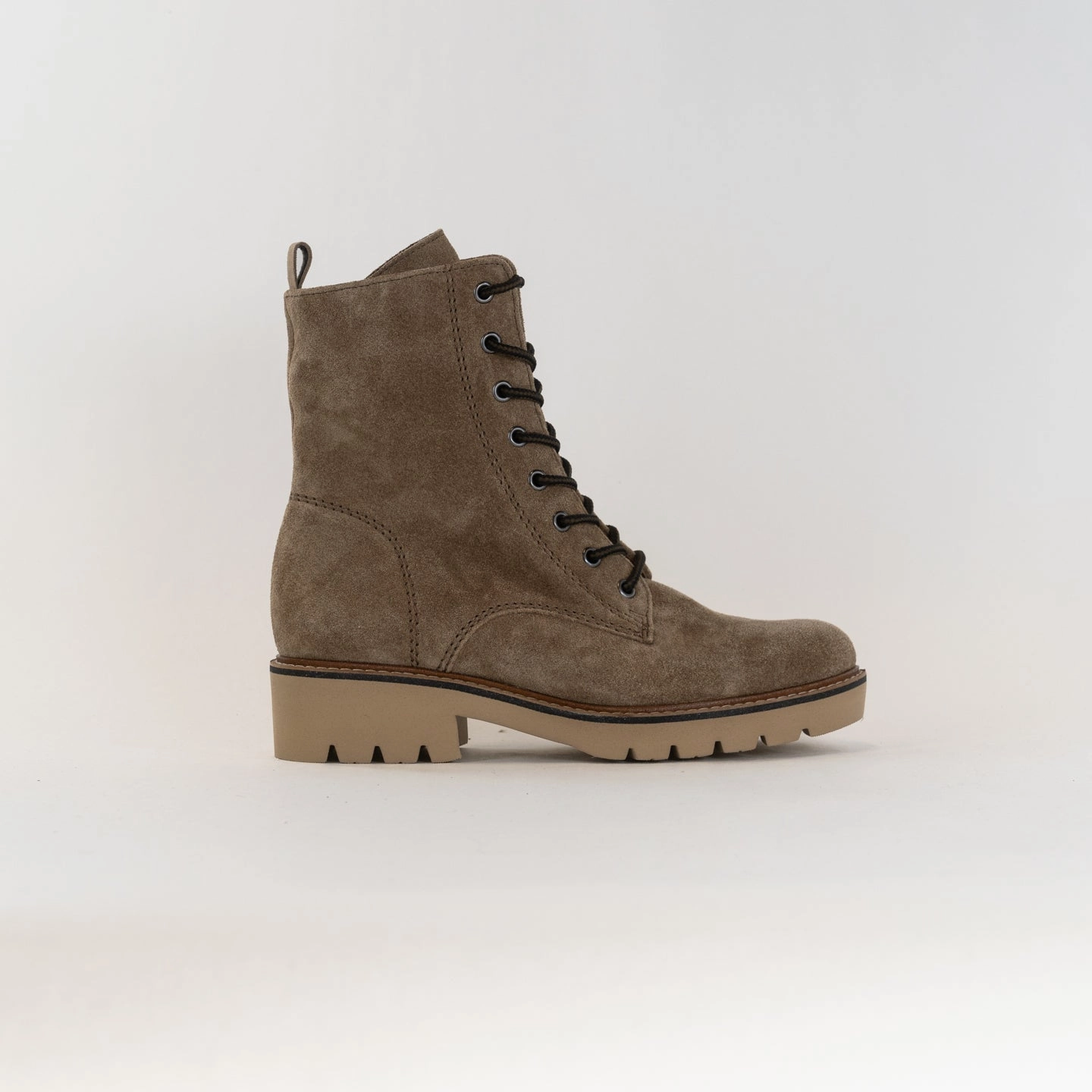 Subtle Finish Lace-Up Style Gabor 92.736.34 (Women's) - Farro