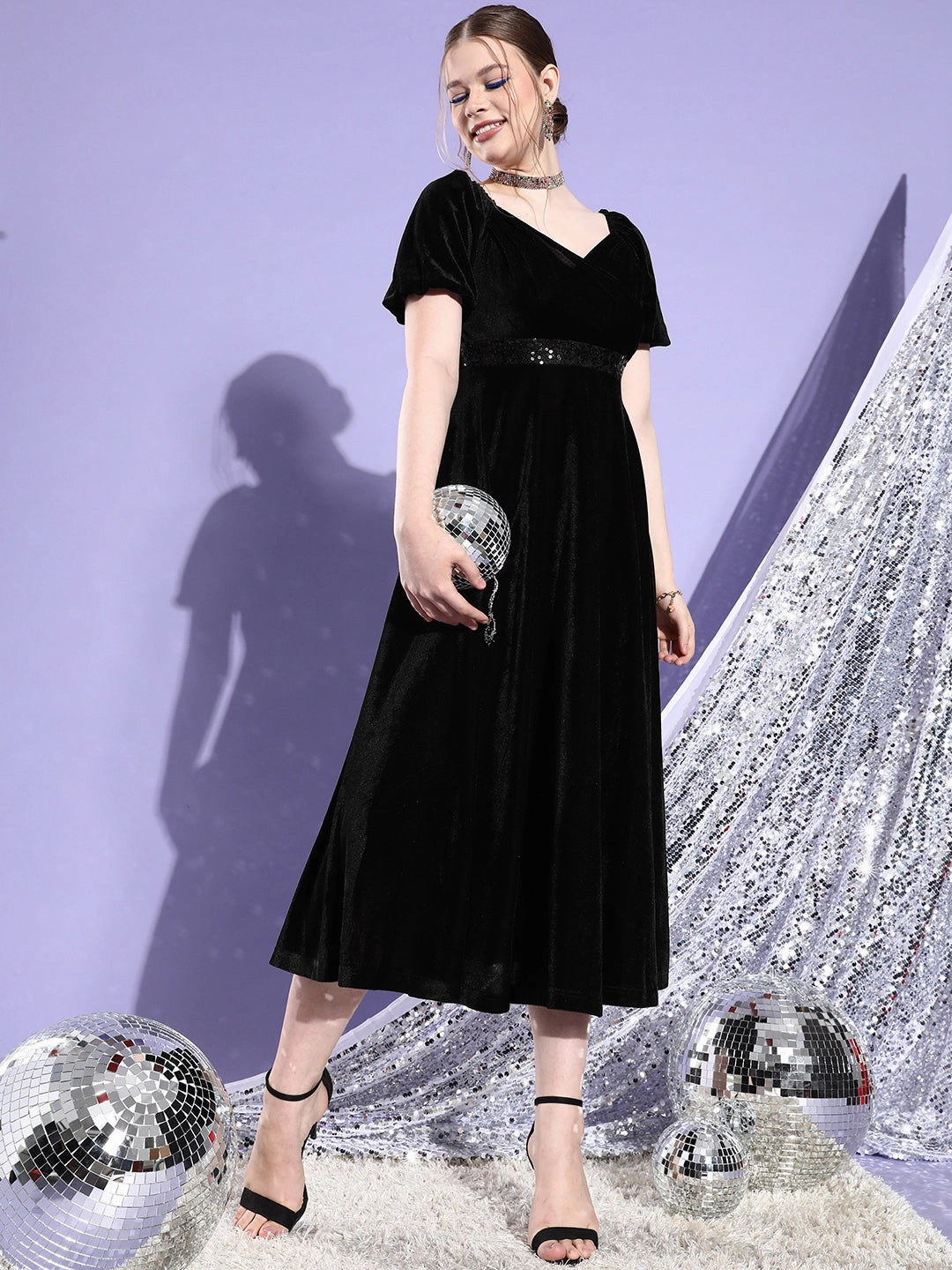 Women's Black Sweetheart Neck Half Sleeve Solid Fit & Flare Midi Velvet Dress Office Tone