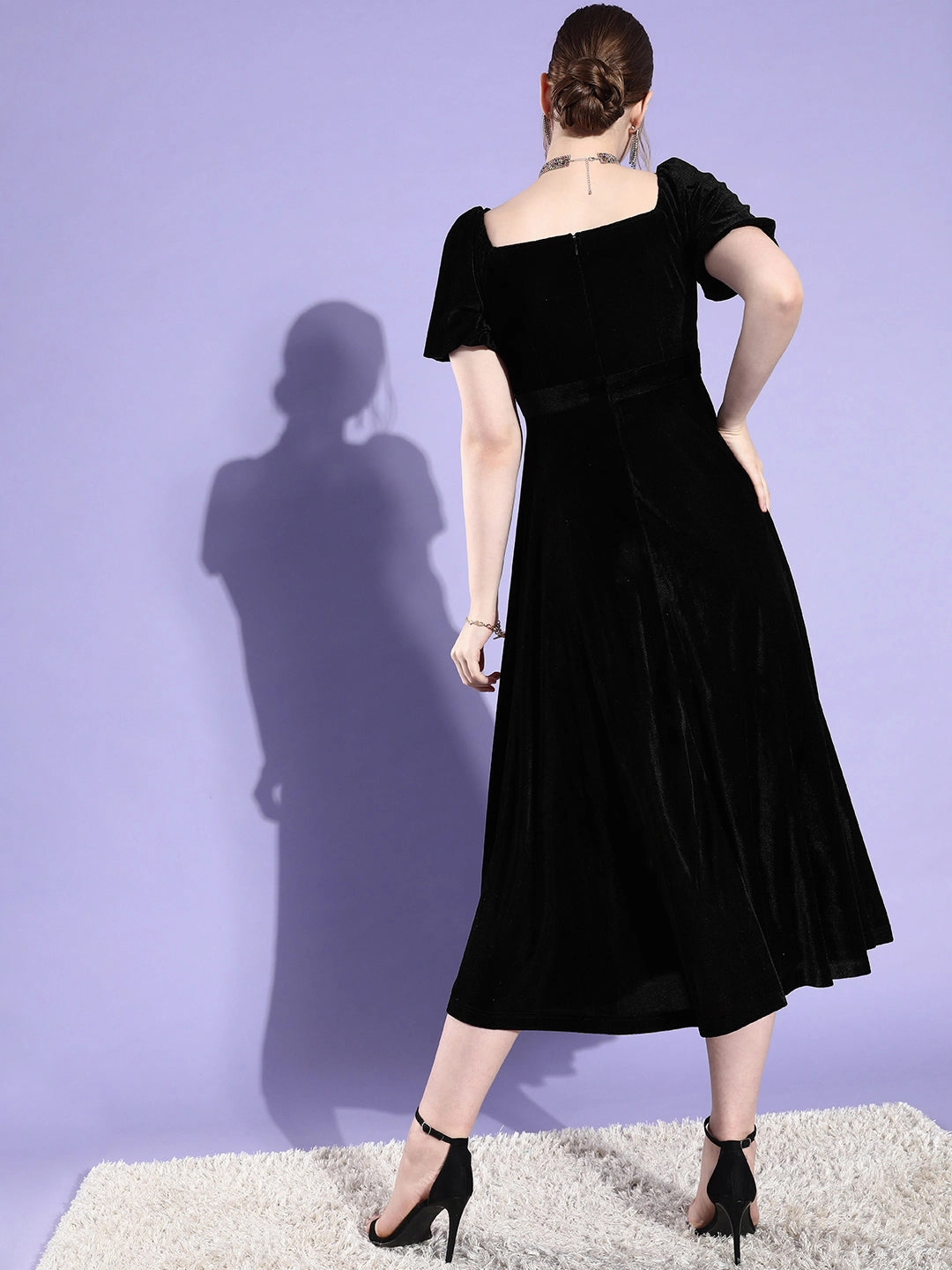 Comfy Wear Pastel-Tone Women's Black Sweetheart Neck Half Sleeve Solid Fit & Flare Midi Velvet Dress