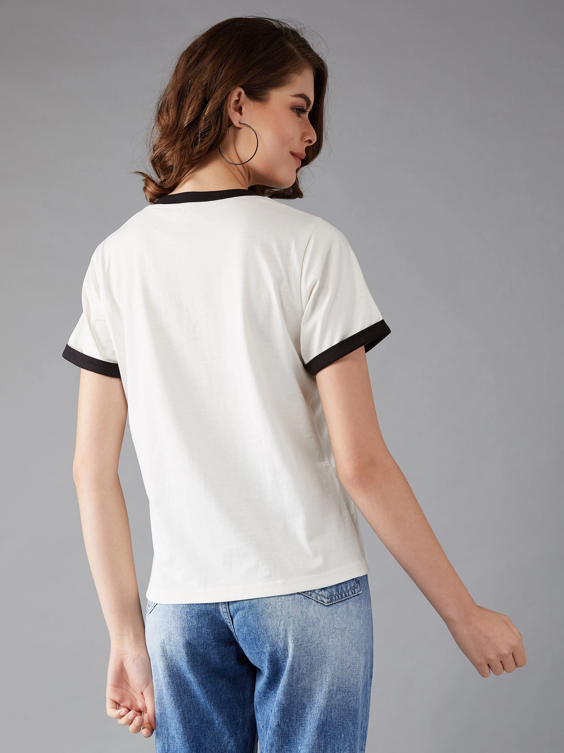 ReinforcedStitching V Neck Design Women's White Round Neck Short Sleeve Printed Basic Regular T-Shirt