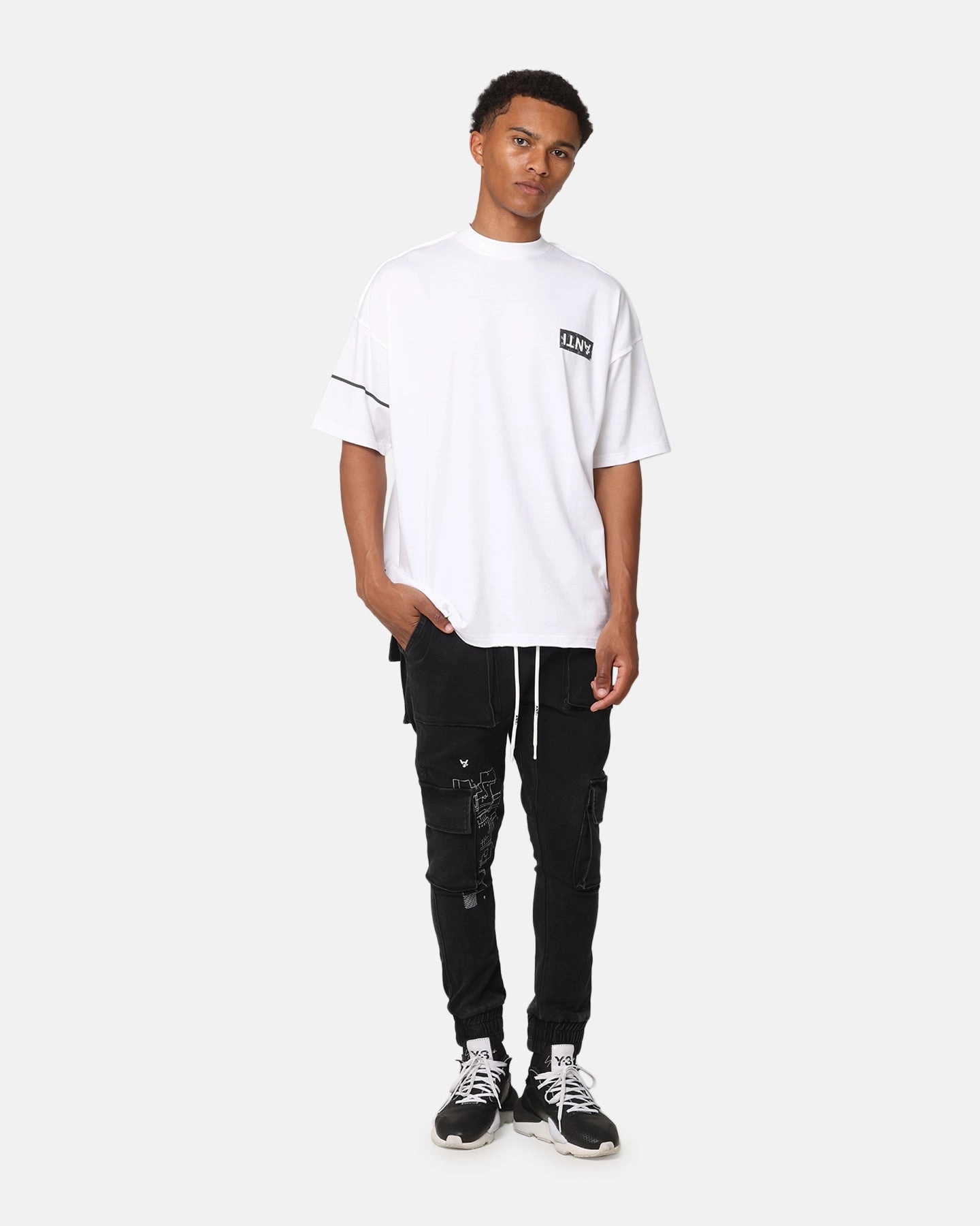 MultiPanelConstruction The Anti Order Azero Non Seam Oversized T-Shirt White/Black