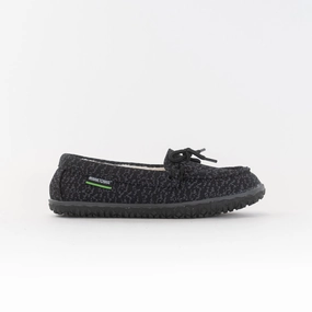 Minnetonka Eco Oak (Women's) - Black Modern Slip On