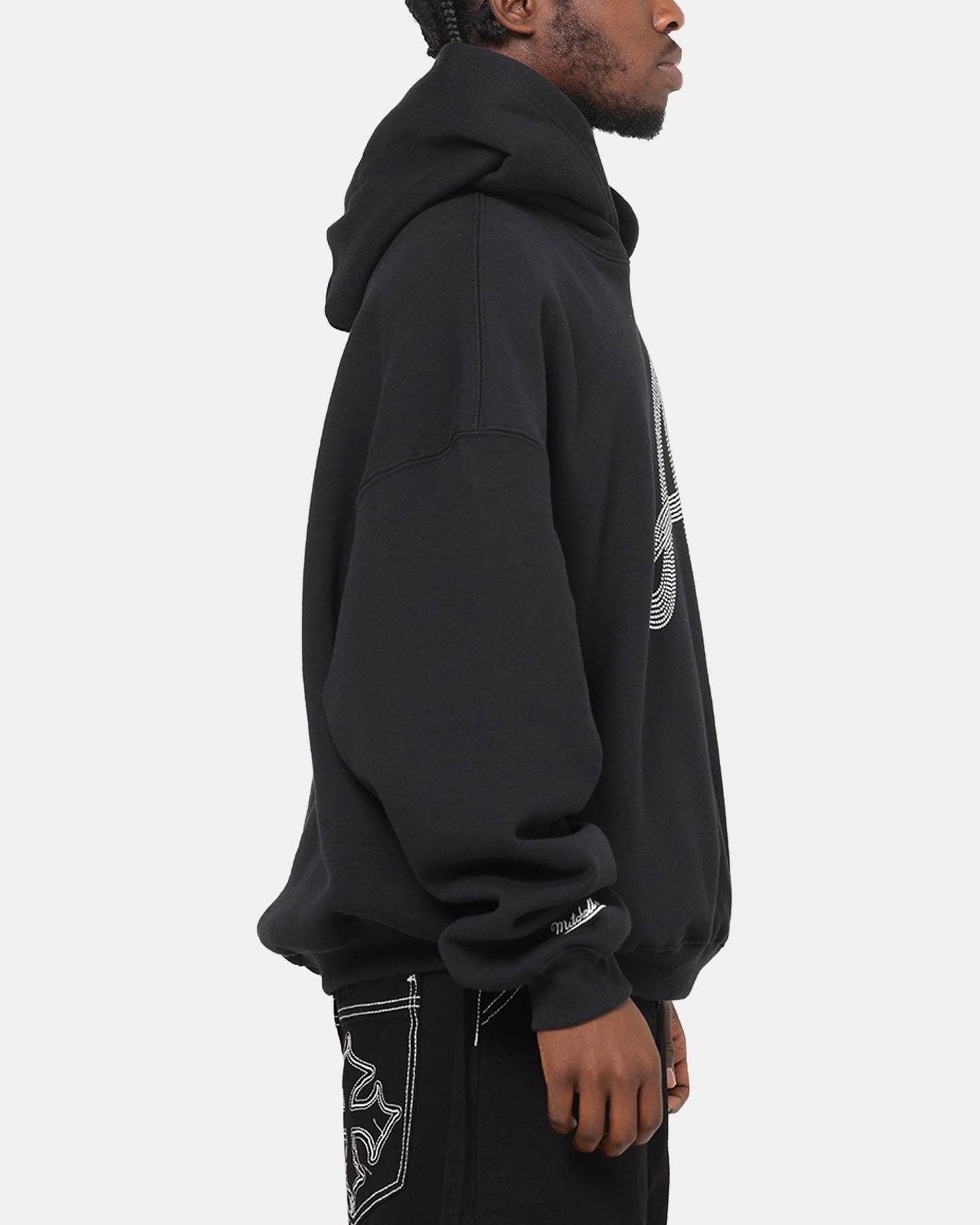 Mitchell & Ness Atlanta Braves Rhinestone Hoodie Faded Black SeamFree Knitting Sustainable Production Methods