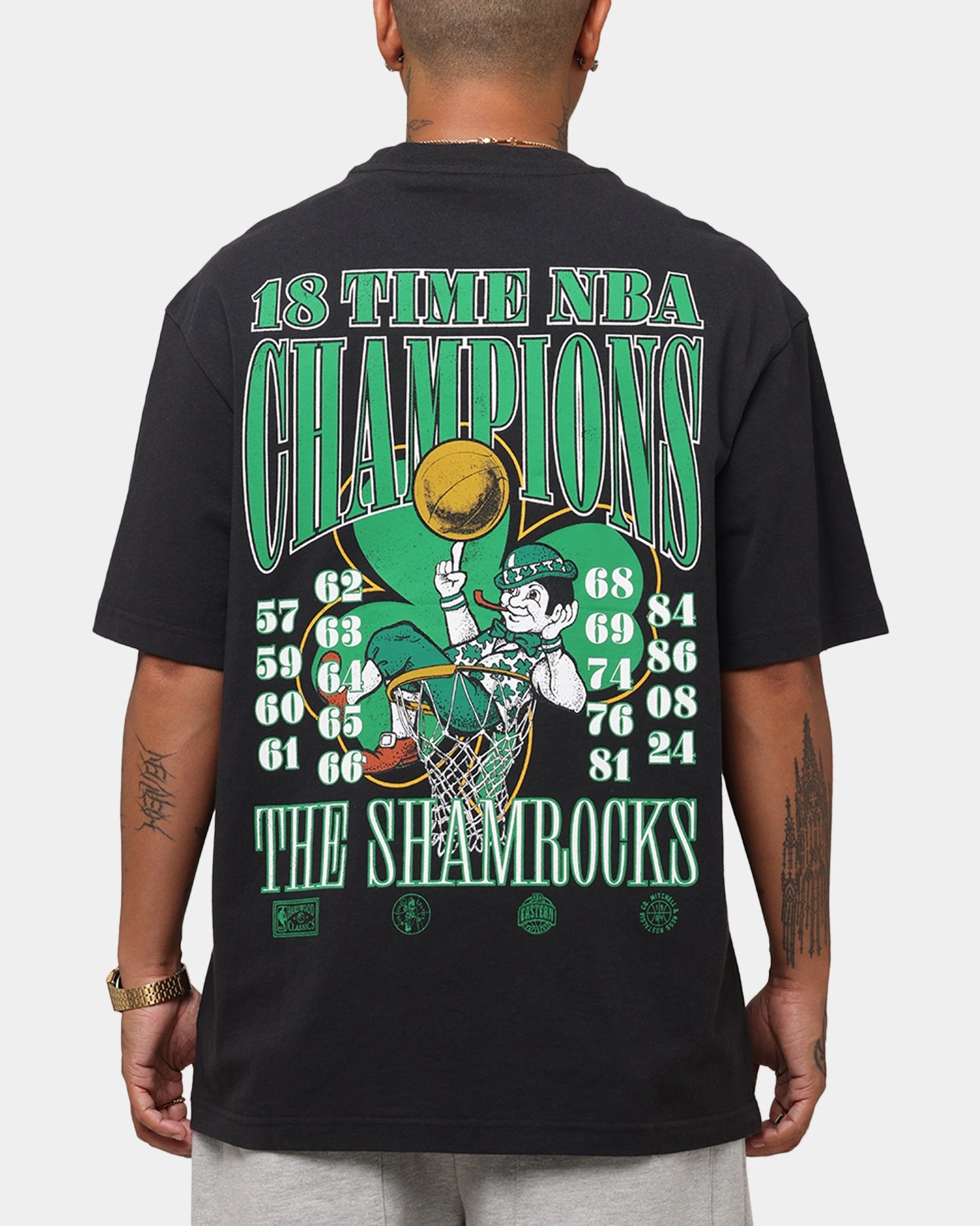 CompressionSupportWeave Double Layered Hem Reinforcement Mitchell & Ness Boston Celtics 18-Time NBA Champions T-Shirt Faded Black