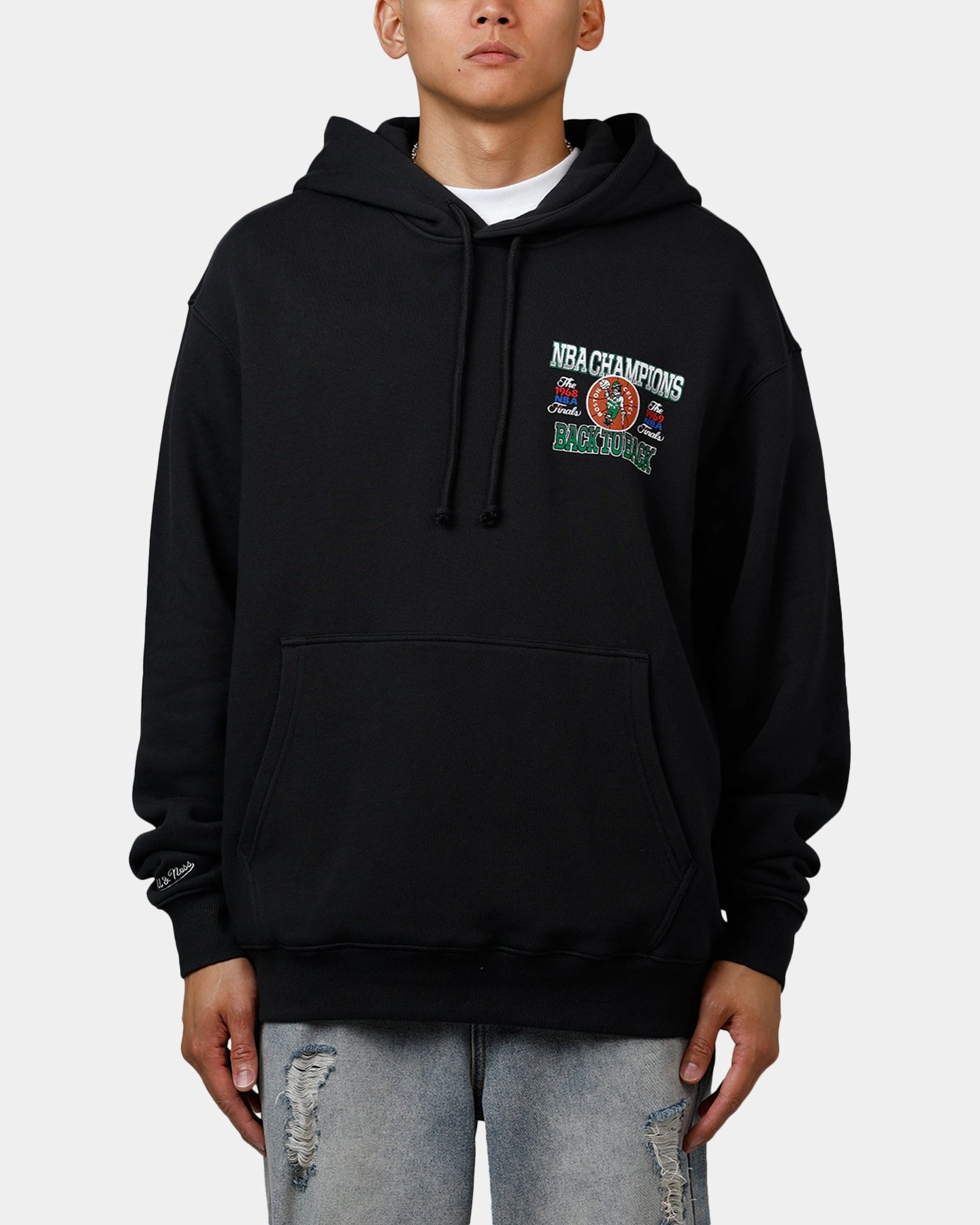 Soft touch finish LightReflectiveTrim Mitchell & Ness Boston Celtics Back To Back Hoodie Faded Black