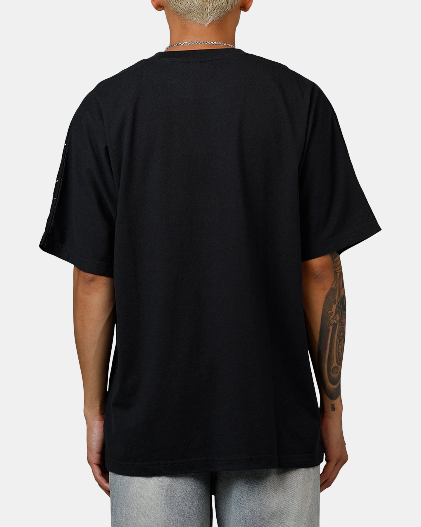 Mitchell & Ness Boston Celtics Skyline T-Shirt Faded Black Layered Neckline