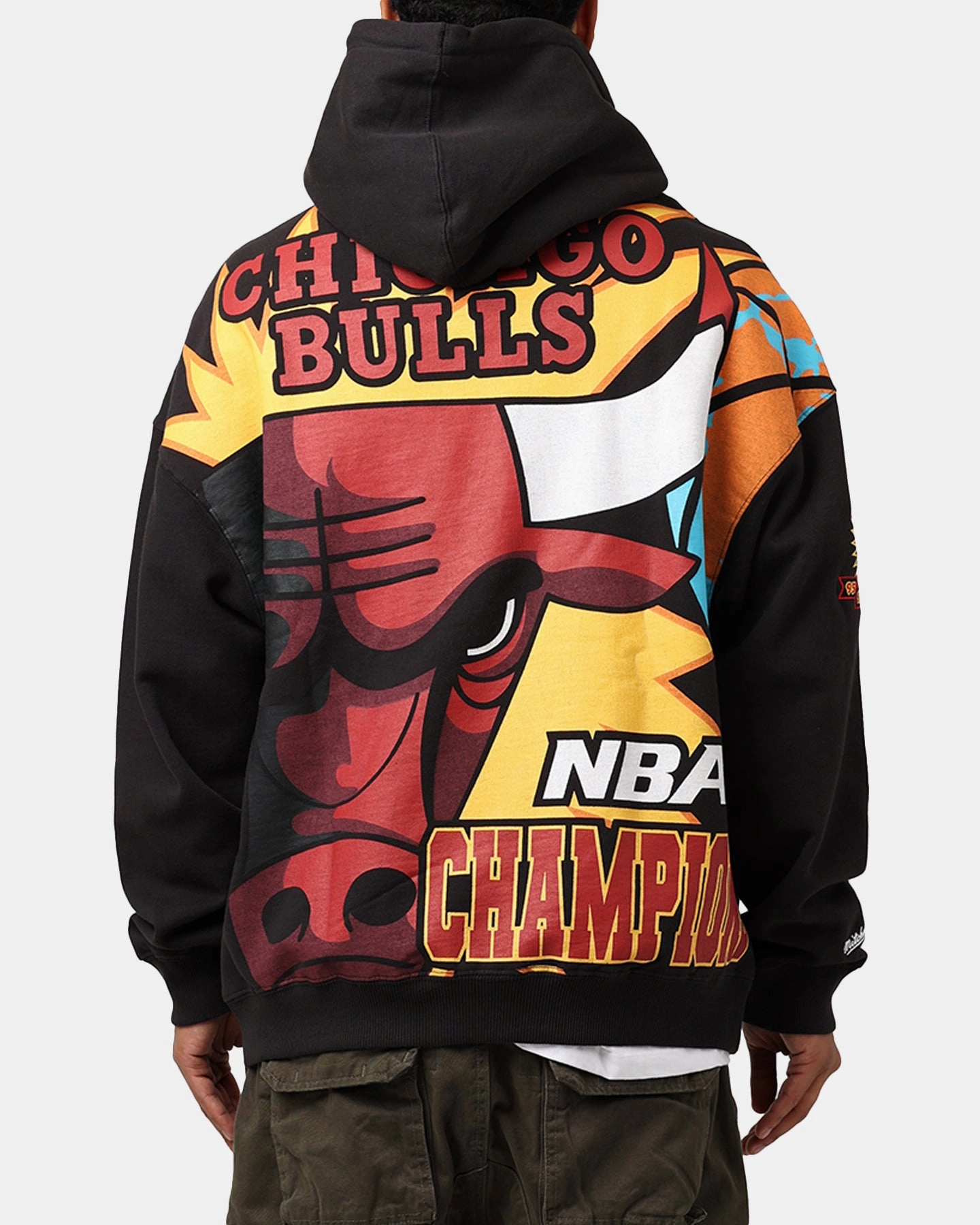 Everyday Comfort Fit Mitchell & Ness Chicago Bulls 6 Time Hoodie Black