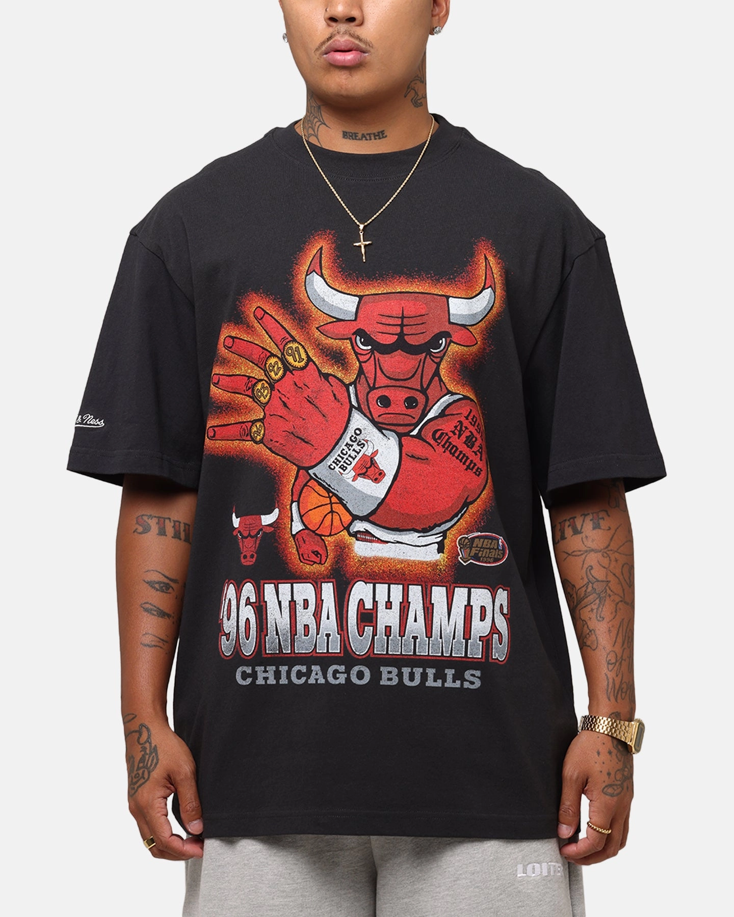 Mitchell & Ness Chicago Bulls '96 NBA Champs T-Shirt Faded Black HypoallergenicFibers SleevelessOption