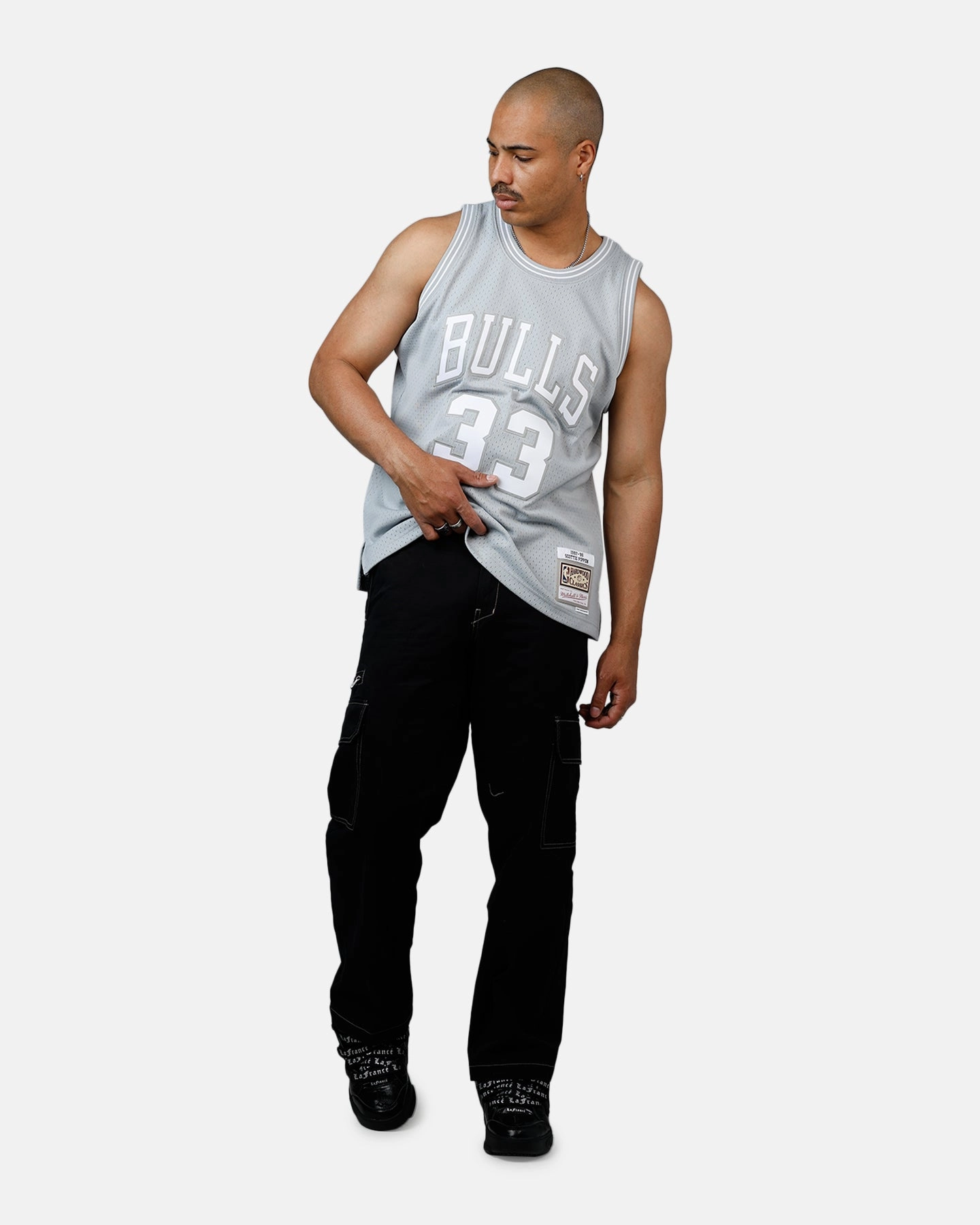 Mitchell & Ness Chicago Bulls Scottie Pippen 1997-1998 Swingman Jersey Grey Tailored Silhouette BlendMaterials