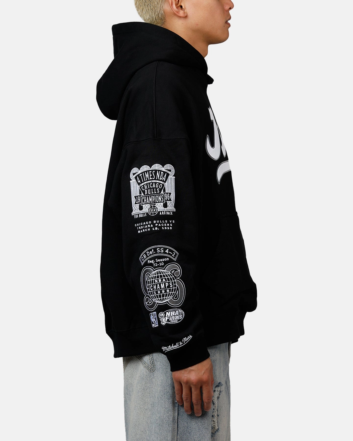 Mitchell & Ness Chicago Bulls The Best Ever Anywhere Hoodie Black Breathable Knit Fabric