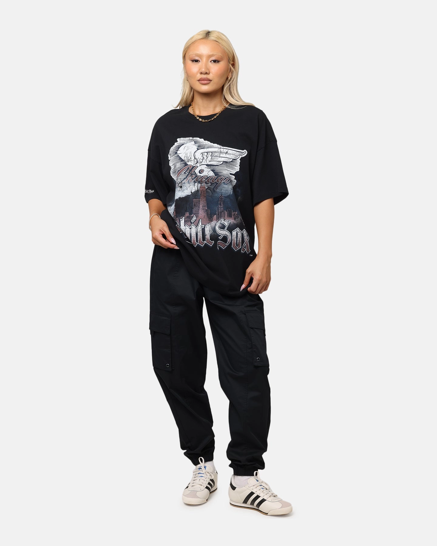 Low Profile Seaming Relaxed Fit Shirt Mitchell & Ness Chicago White Sox Soaring T-Shirt Black