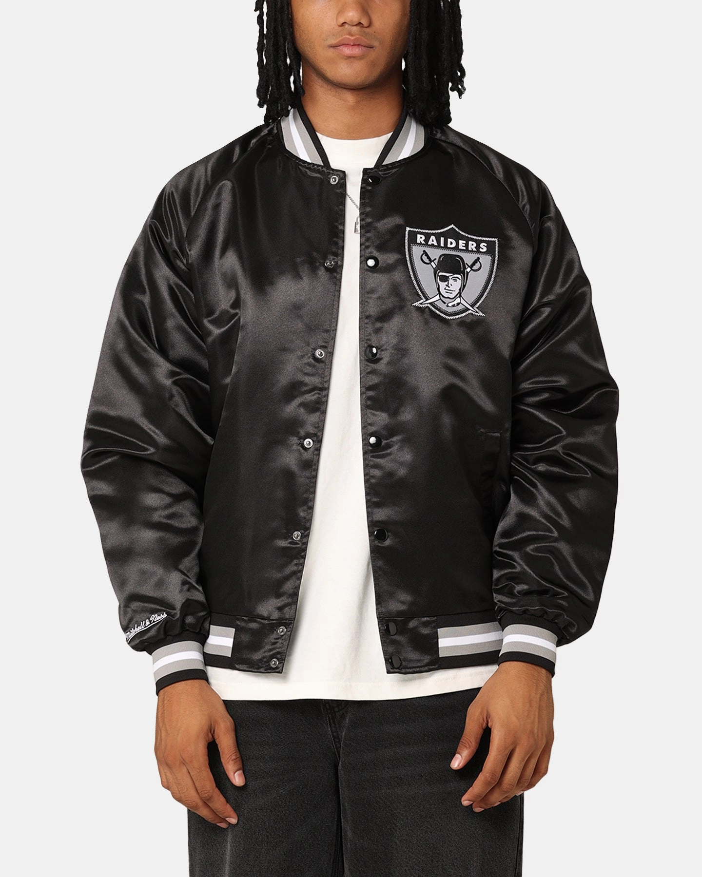 Mitchell & Ness Las Vegas Raiders Lightweight Satin Jacket Black High Collar Style Light Diffusing Fabric
