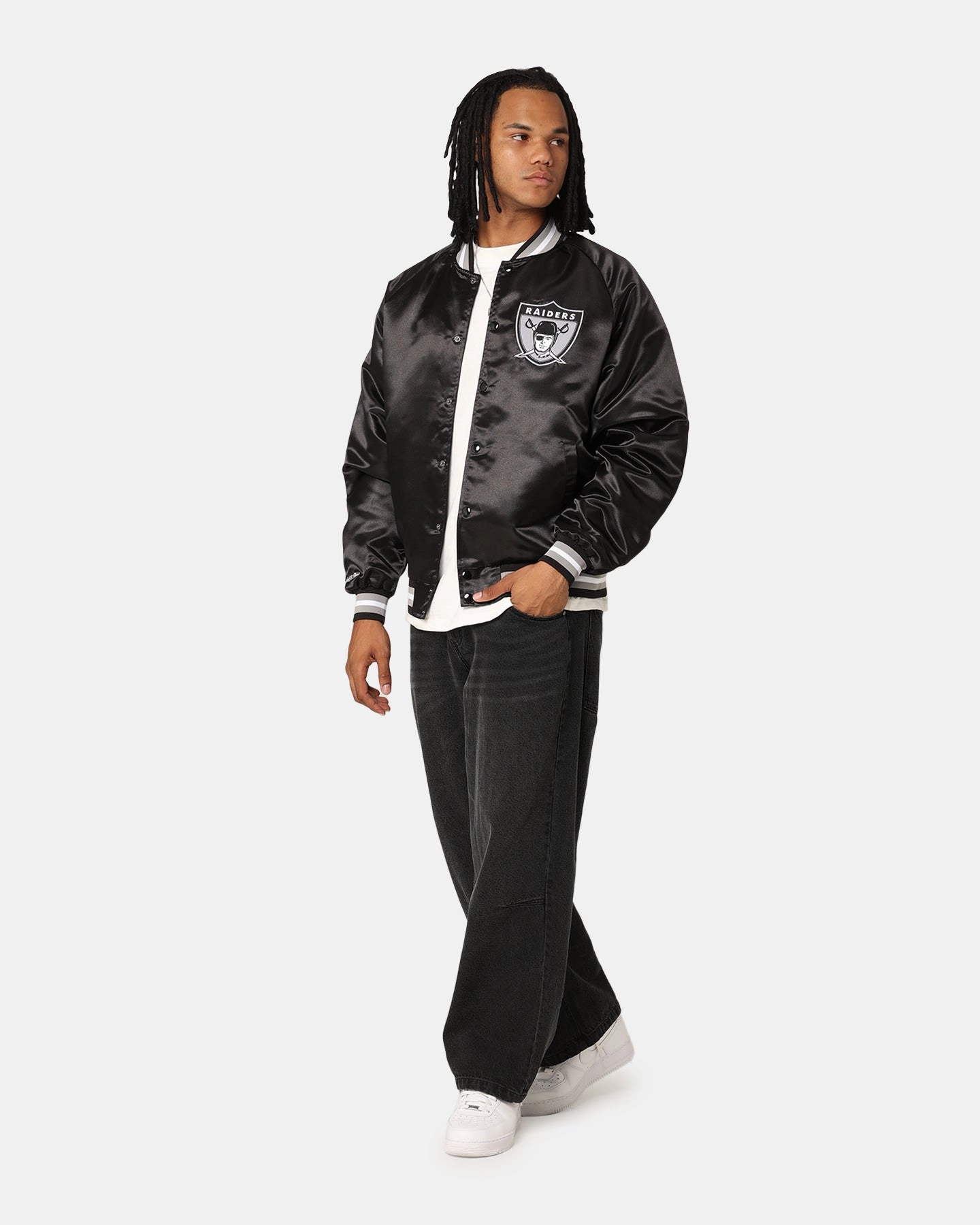 Athletic Tailored Fit Mitchell & Ness Las Vegas Raiders Lightweight Satin Jacket Black