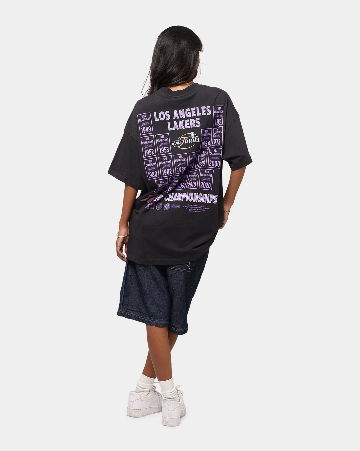 UV protection layer SnagProof Mitchell & Ness Los Angeles Lakers Champions Report "Champ Pack" T-Shirt Faded Black