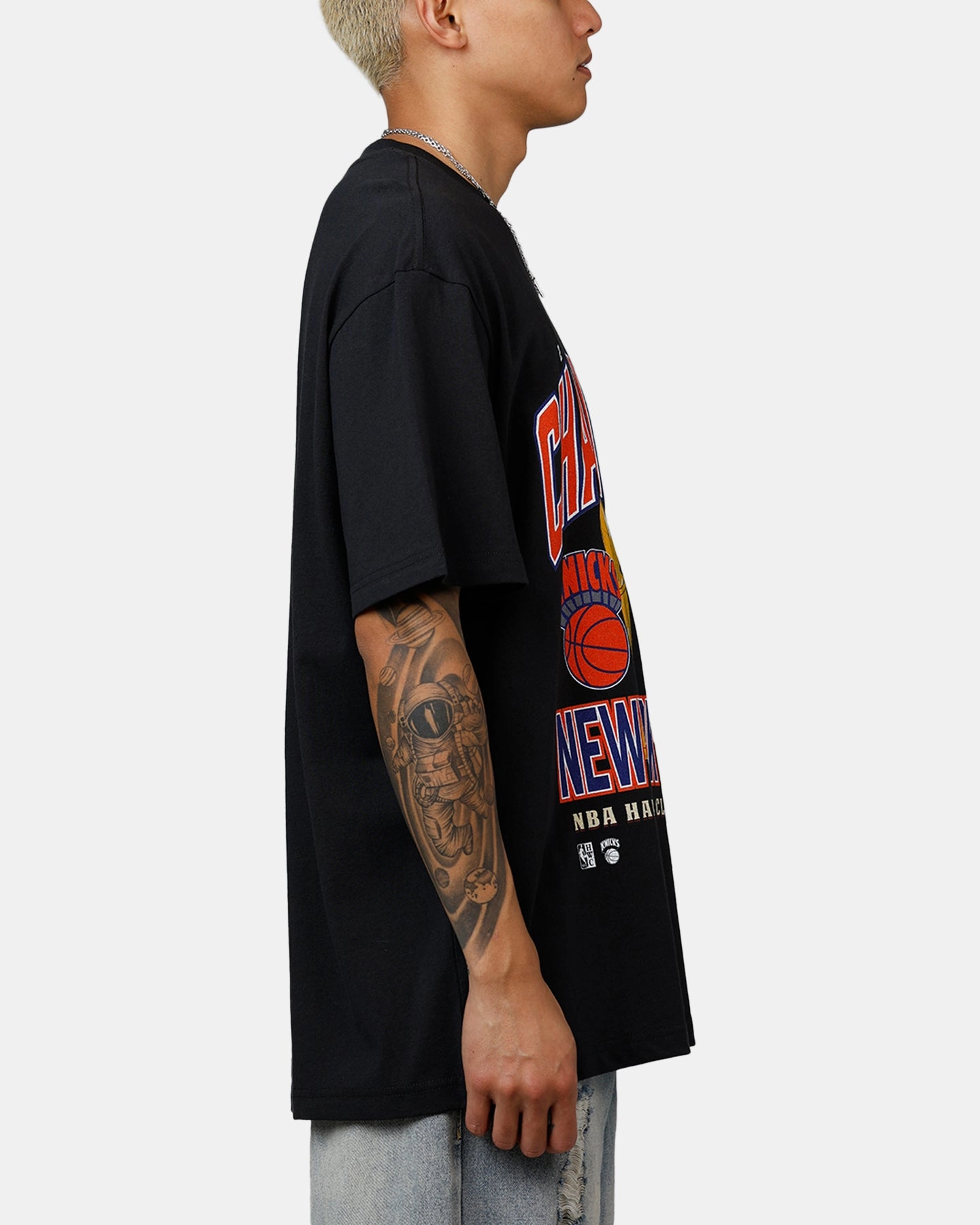 Contrast Stitch Detail FadeResistant Dye Mitchell & Ness New York Knicks 2-Time T-Shirt Faded Black