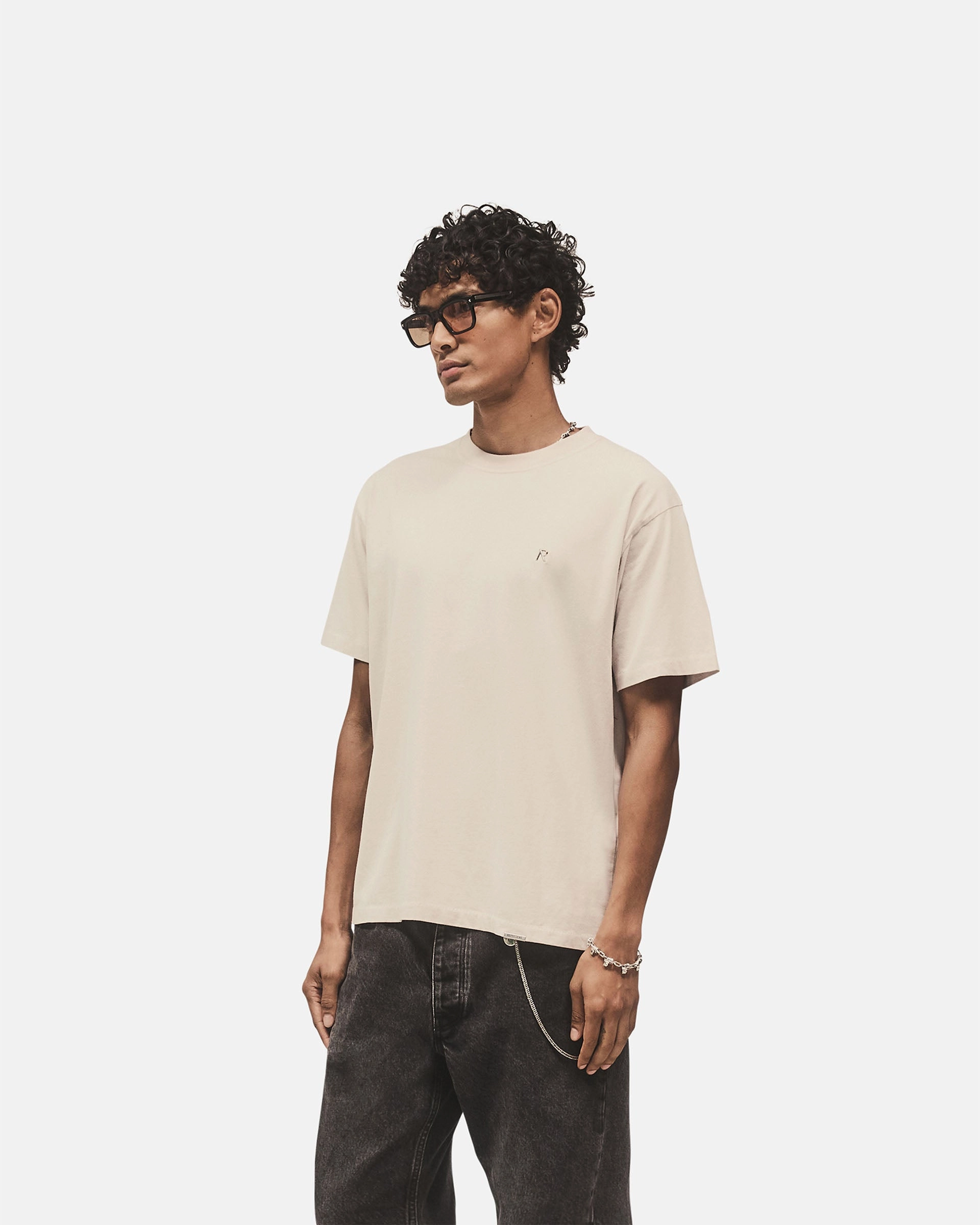 Metal Initial R T-Shirt - Concrete Button Down Modern Style Trend