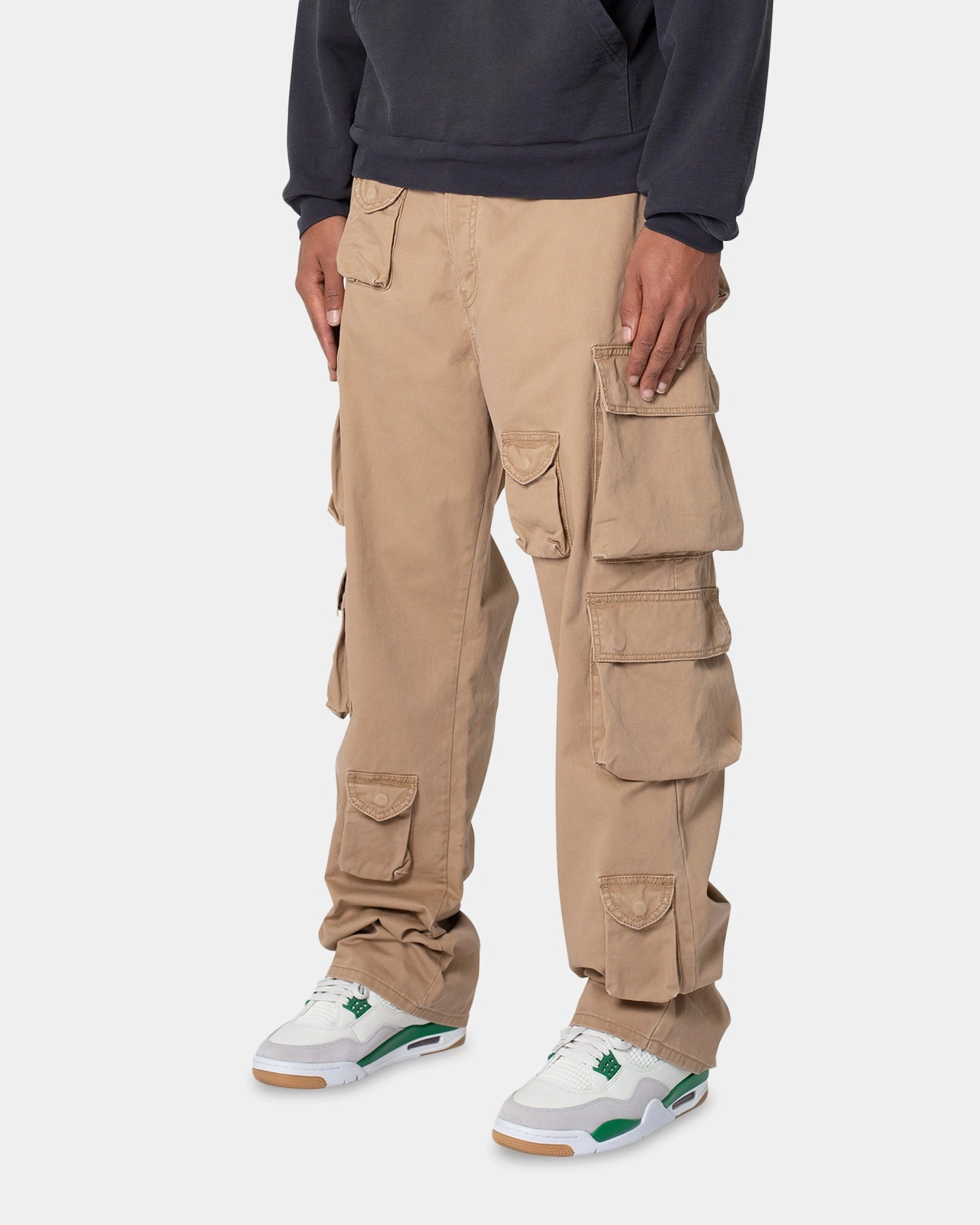 Comfortable Look Wear Comfortable Layering MNML Baggy Cargo Pants Khaki