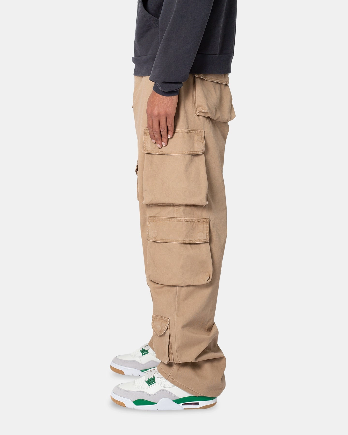 Non Restrictive Cut High Stretch Fit MNML Baggy Cargo Pants Khaki