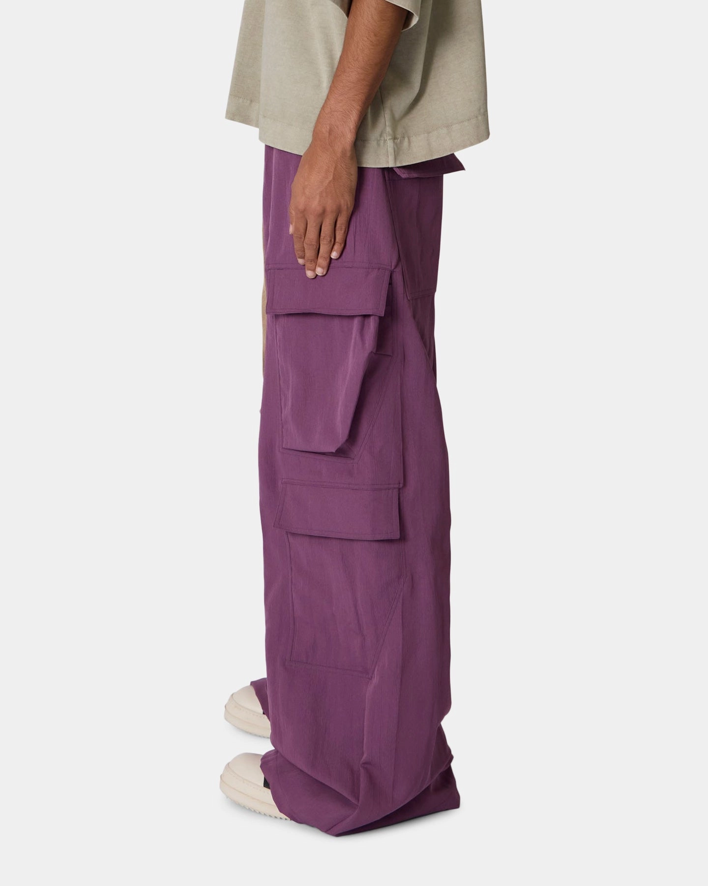 WrinkleResistantMaterial TailoredSilhouette MNML Rave Double Cargo Sweatpants Washed Mauve