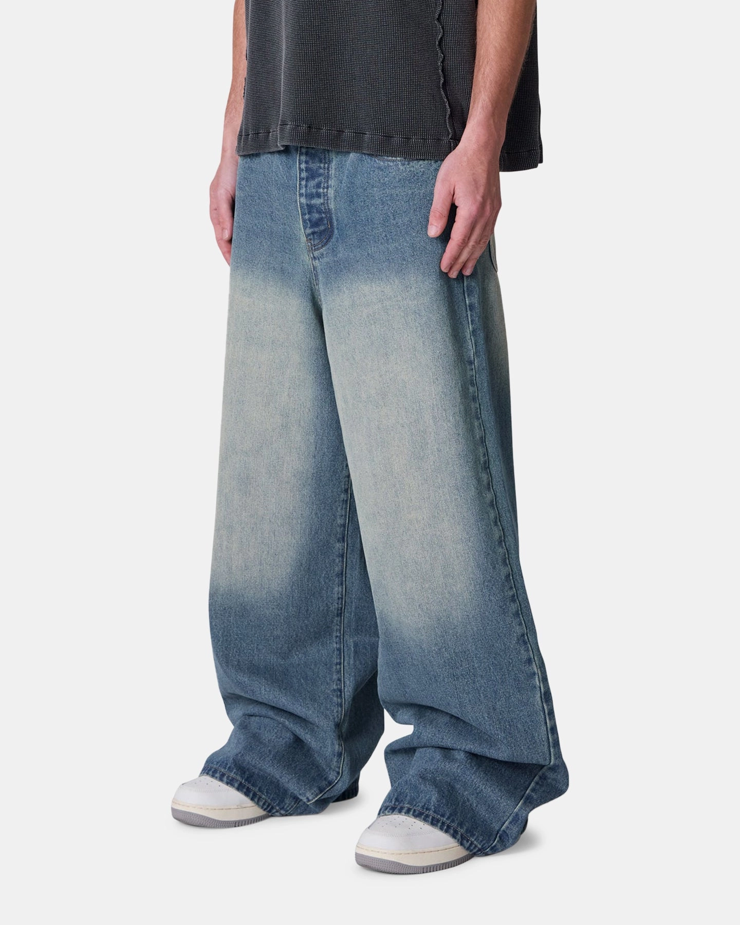 Soft Touch Material MNML Rave Washed Jeans Medium Blue