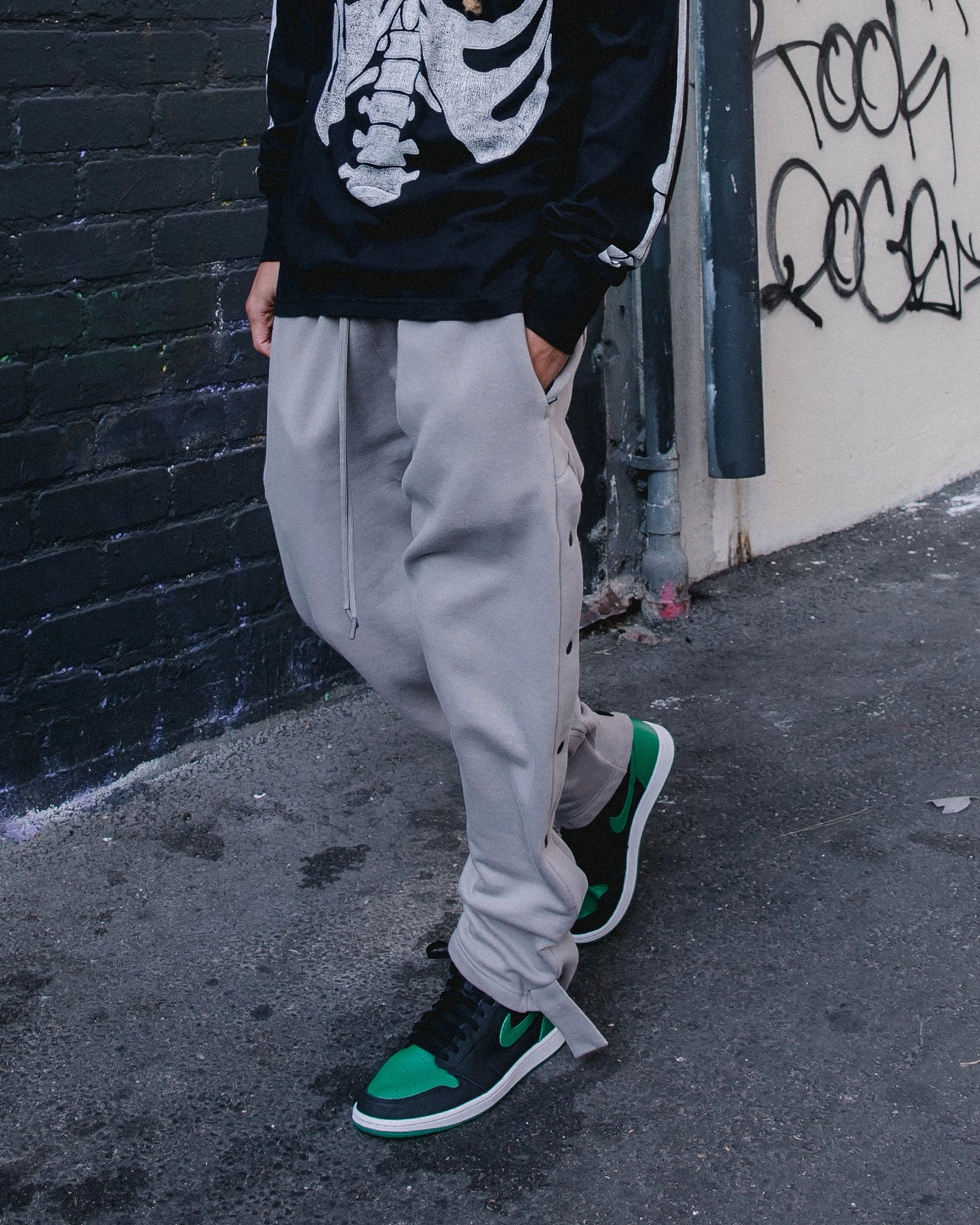 Odor control Slim Shape MNML Tear Away Sweat Pants Grey