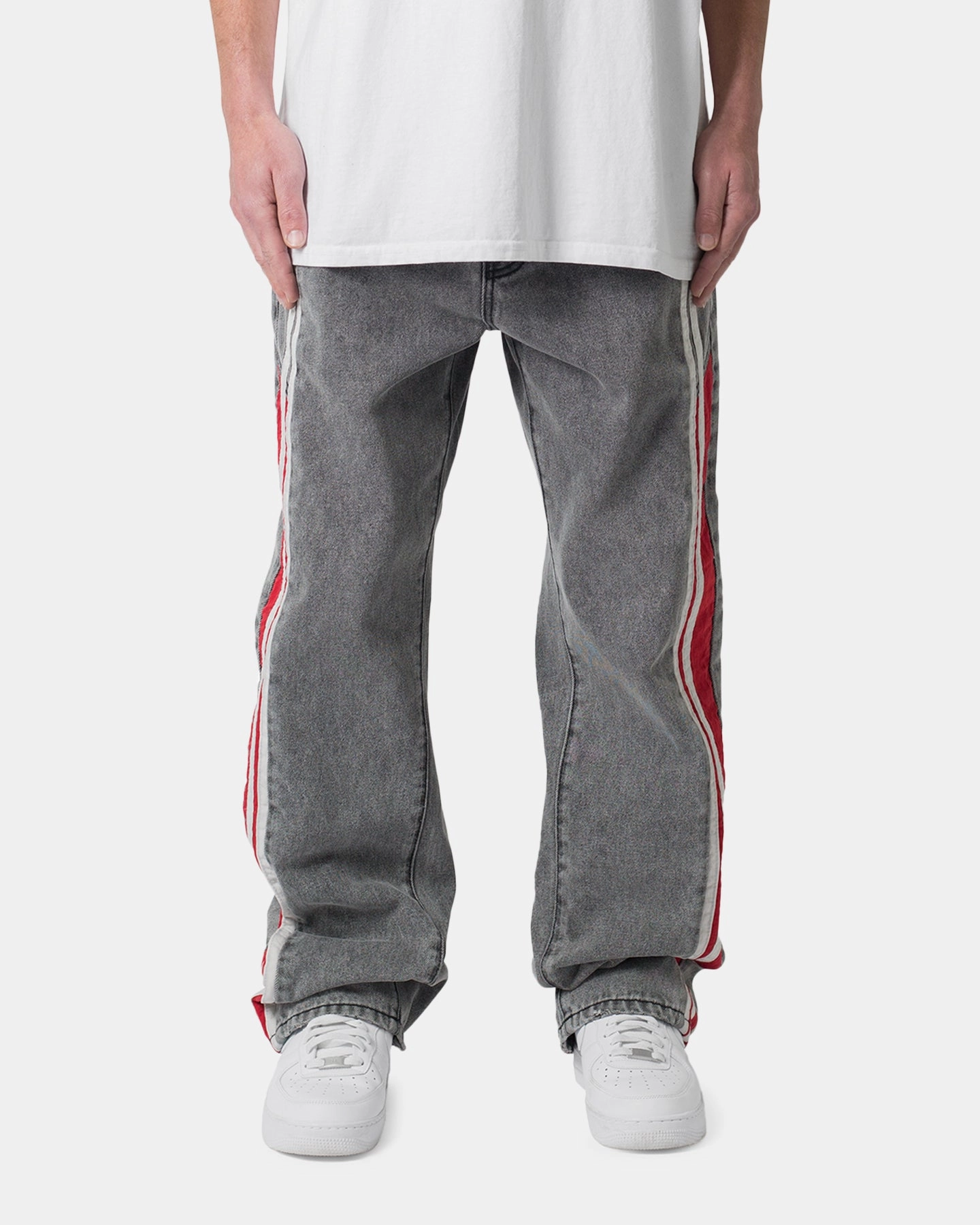 Reflective details sporty wear MNML Ultra Baggy Stripe Denim Jeans Black/Red
