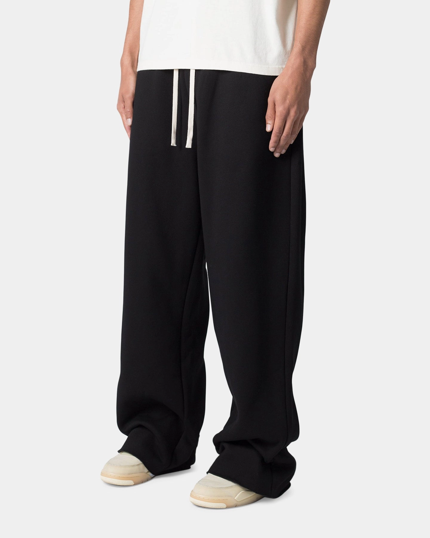 MNML Ultra Baggy Washed Sweatpants Black Layered Comfort Day-to-Day Wear