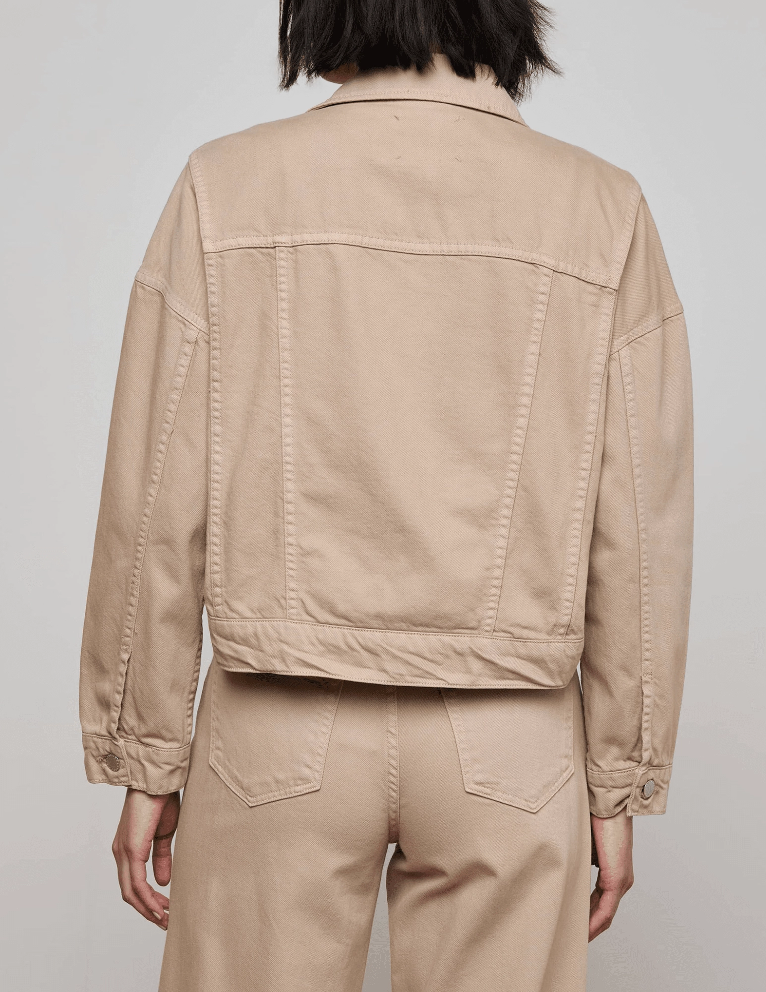 SlipResistantFastenings Soft Layers L'AGENCE Vianney Hi-Lo Denim Jacket in Pale Khaki