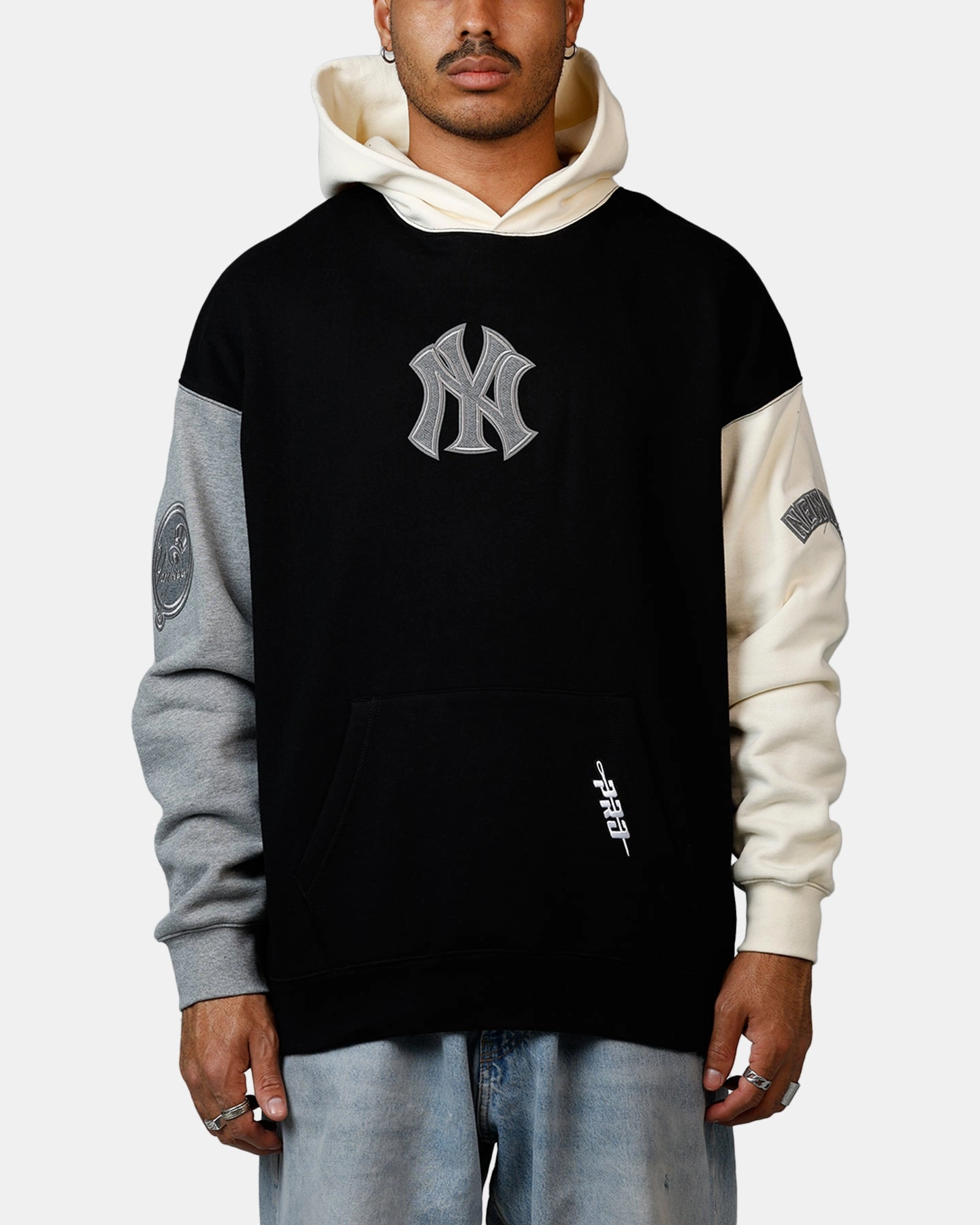Pro Standard New York Yankees Reverse French Terry Hoodie Black/Grey BreathableMesh