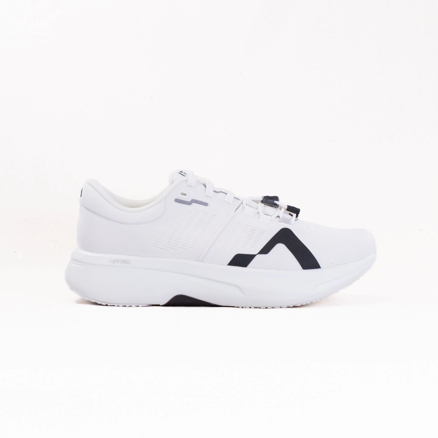 Mount To Coast R1 (Women's) - White trail running footwear