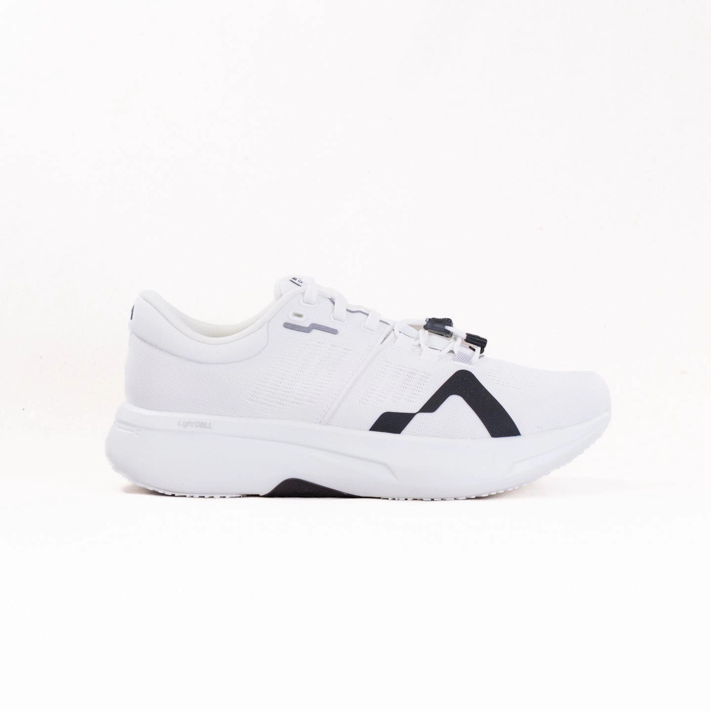 Mount To Coast R1 (Women's) - White sunny day running shoes