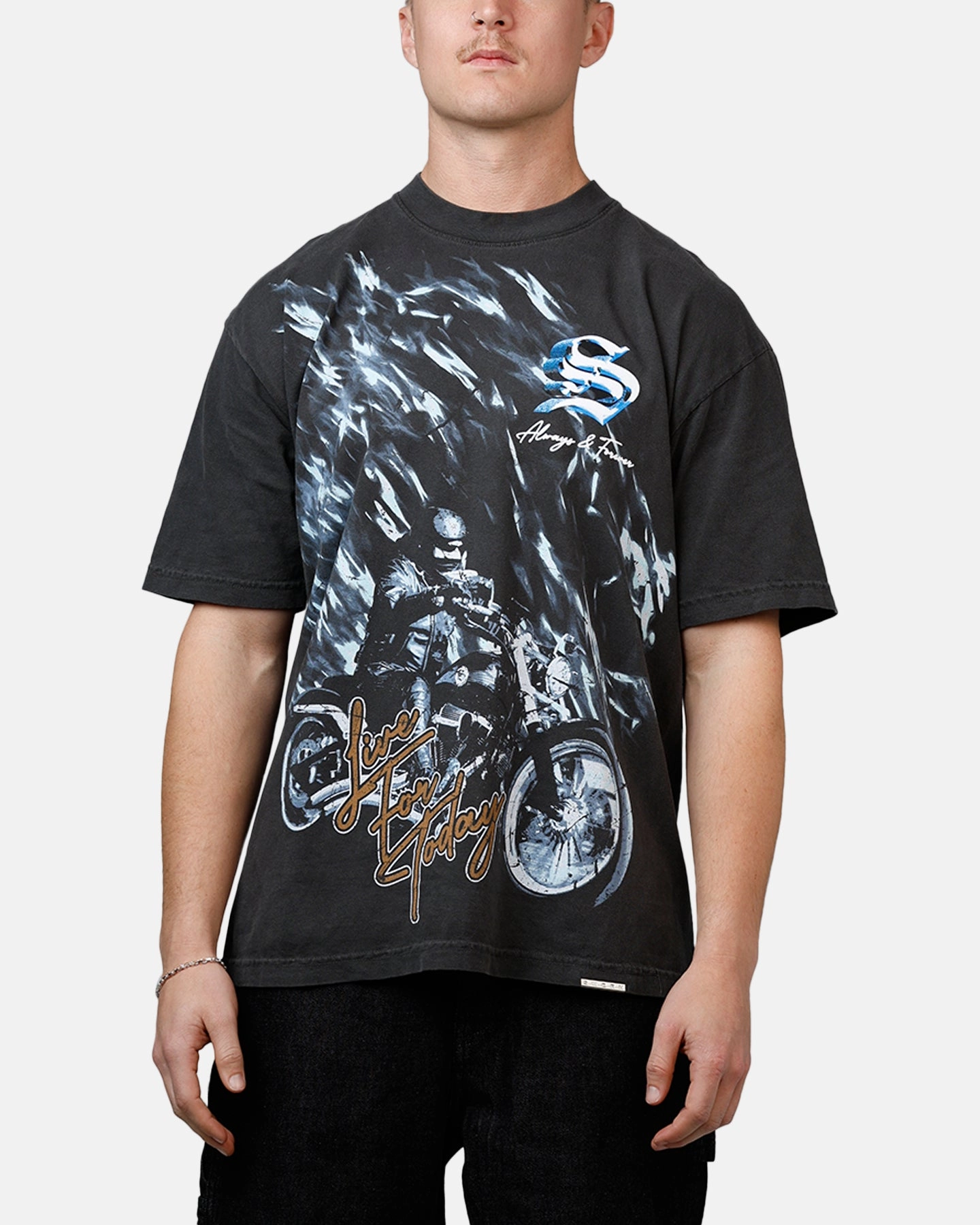 Sworn To Us Ride Strong 'Outlaw Spirit' T-Shirt Washed Black Loose cut