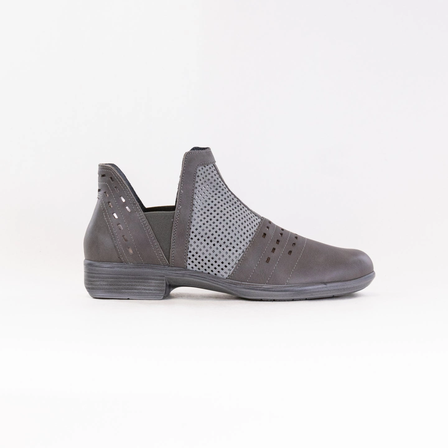Naot Rivotra (Women's) - Fog Gray Leather Year Round