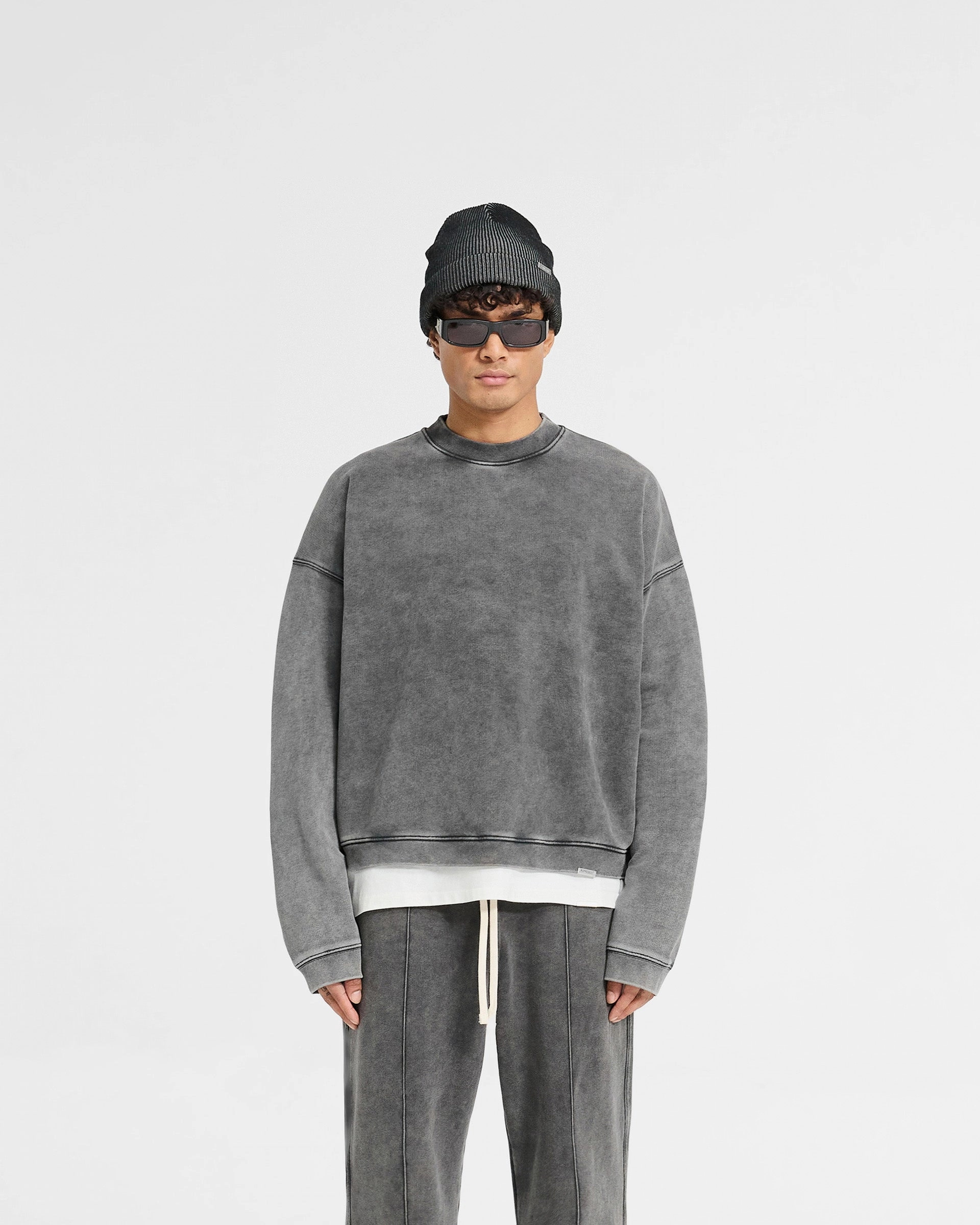 Anti Snag Fabric Reversible Seamless Design Initial Boxy Sweater - Vintage Grey